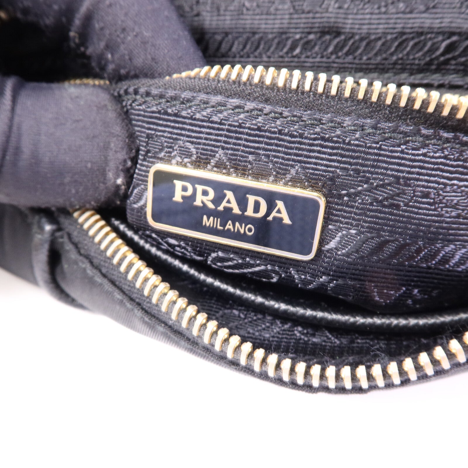 PRADA 尼龍Shoulder Bag金扣鏈帶肩背袋