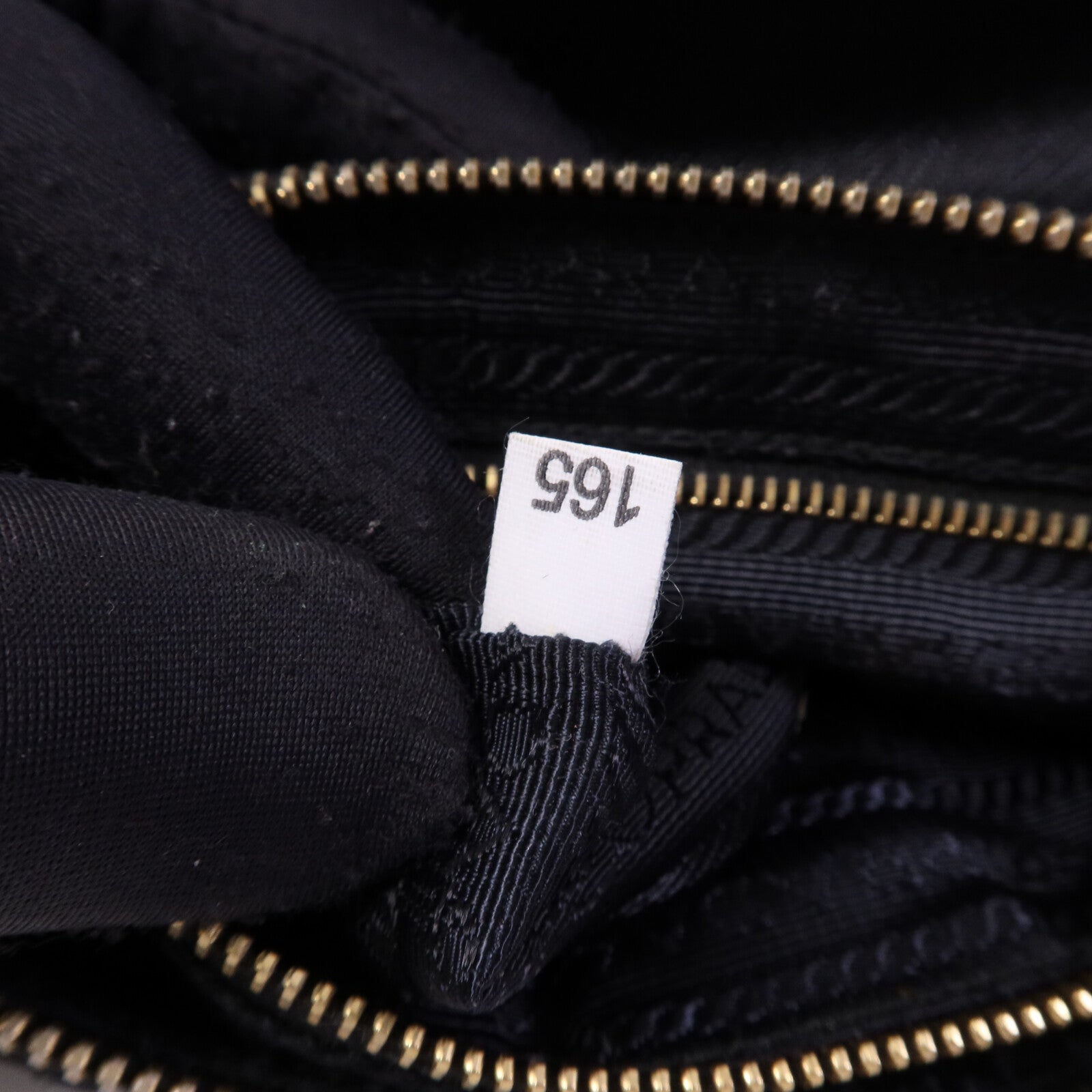 PRADA 尼龍Shoulder Bag金扣鏈帶肩背袋