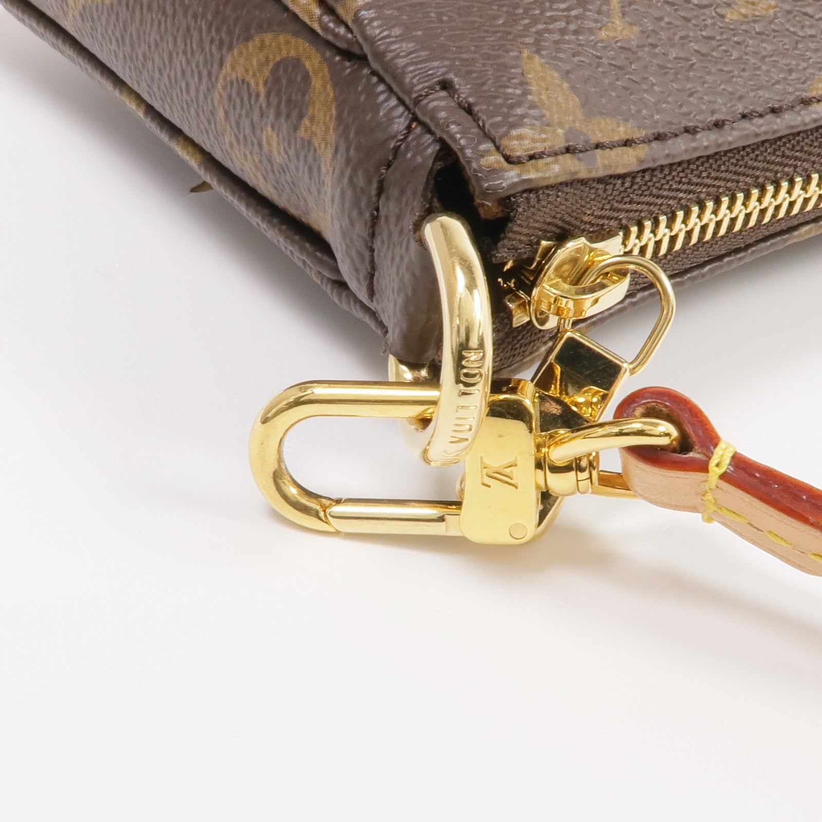 LOUIS VUITTON Monogram Pochette Accessoires金扣手挽肩背兩用袋