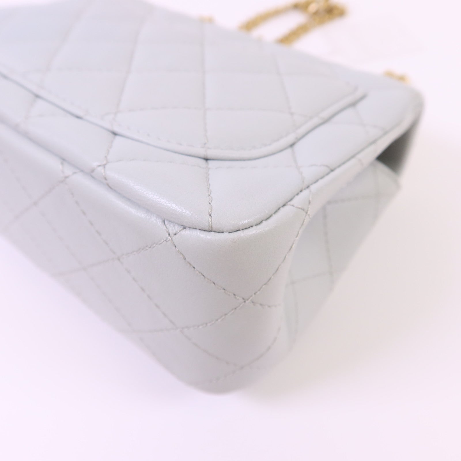 CHANEL 羊皮皮革Classic Camellia金扣鏈帶肩背袋