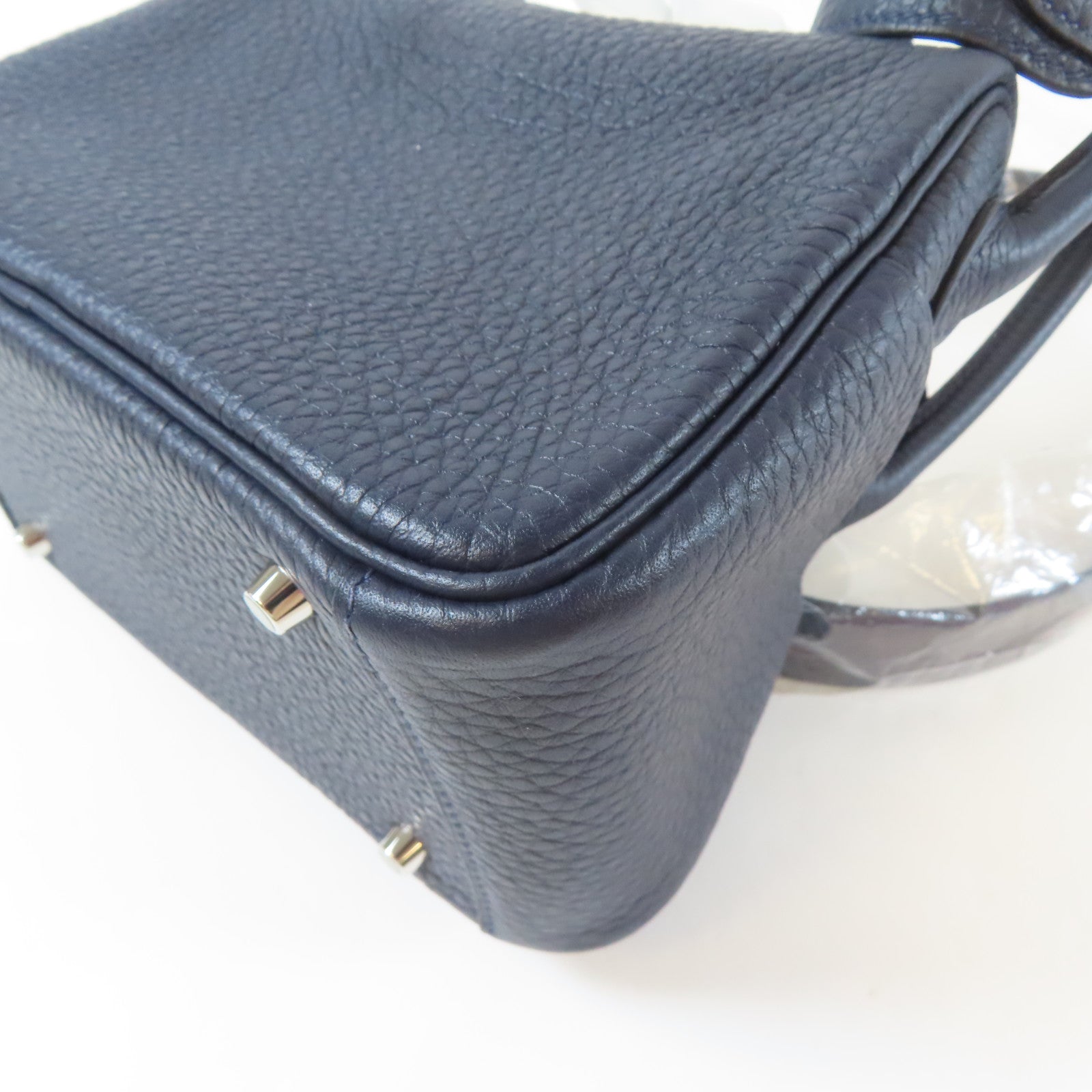 HERMES Clemence皮革Mini Lindy銀扣肩背袋深夜藍