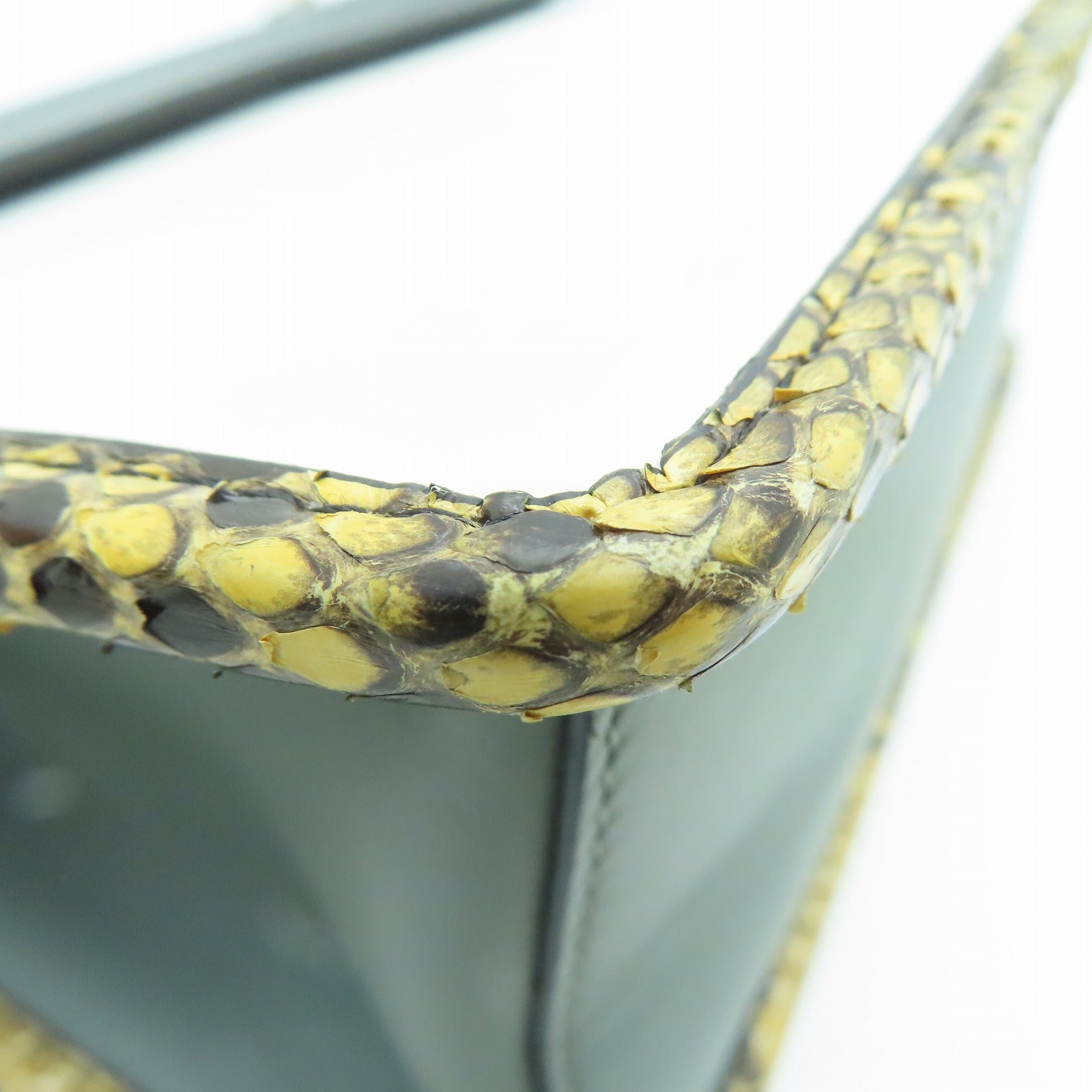 FENDI 牛皮皮革Shoulder Bag银扣肩背袋黑色/白色