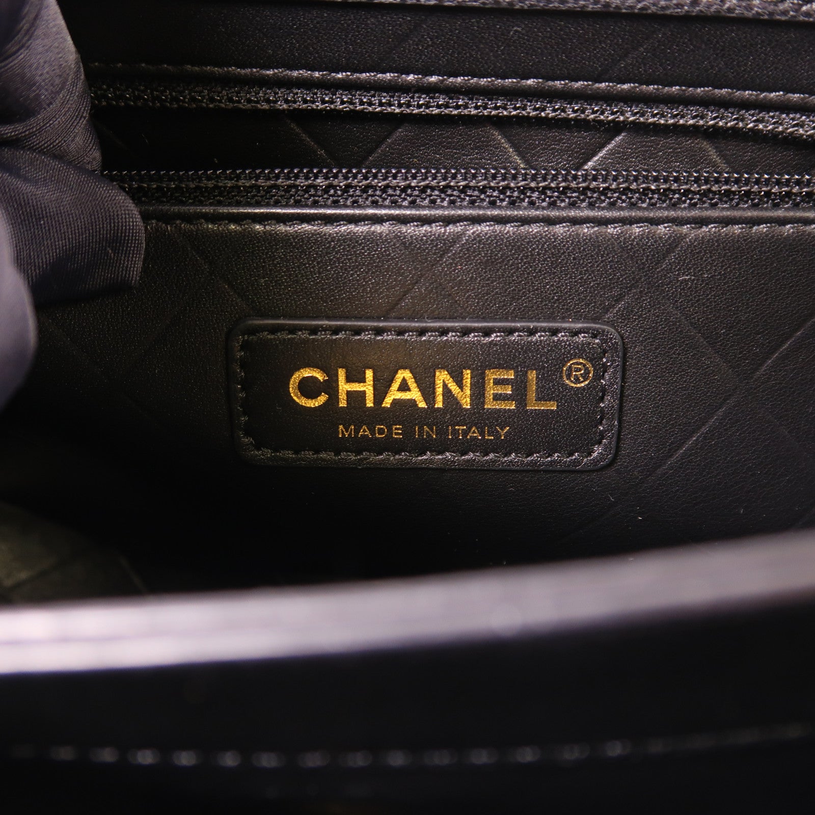 CHANEL 牛皮皮革Shoulder Bag金扣肩背袋