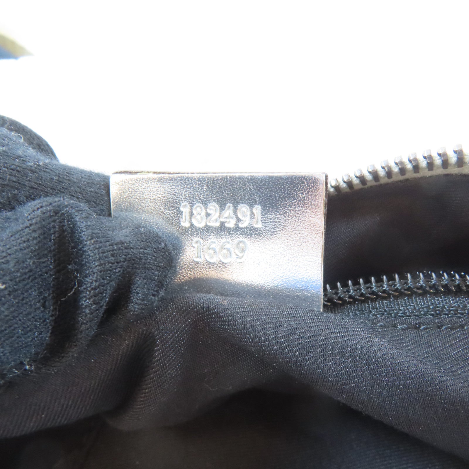 GUCCI 帆布Shoulder Bag銀扣肩背袋銀色