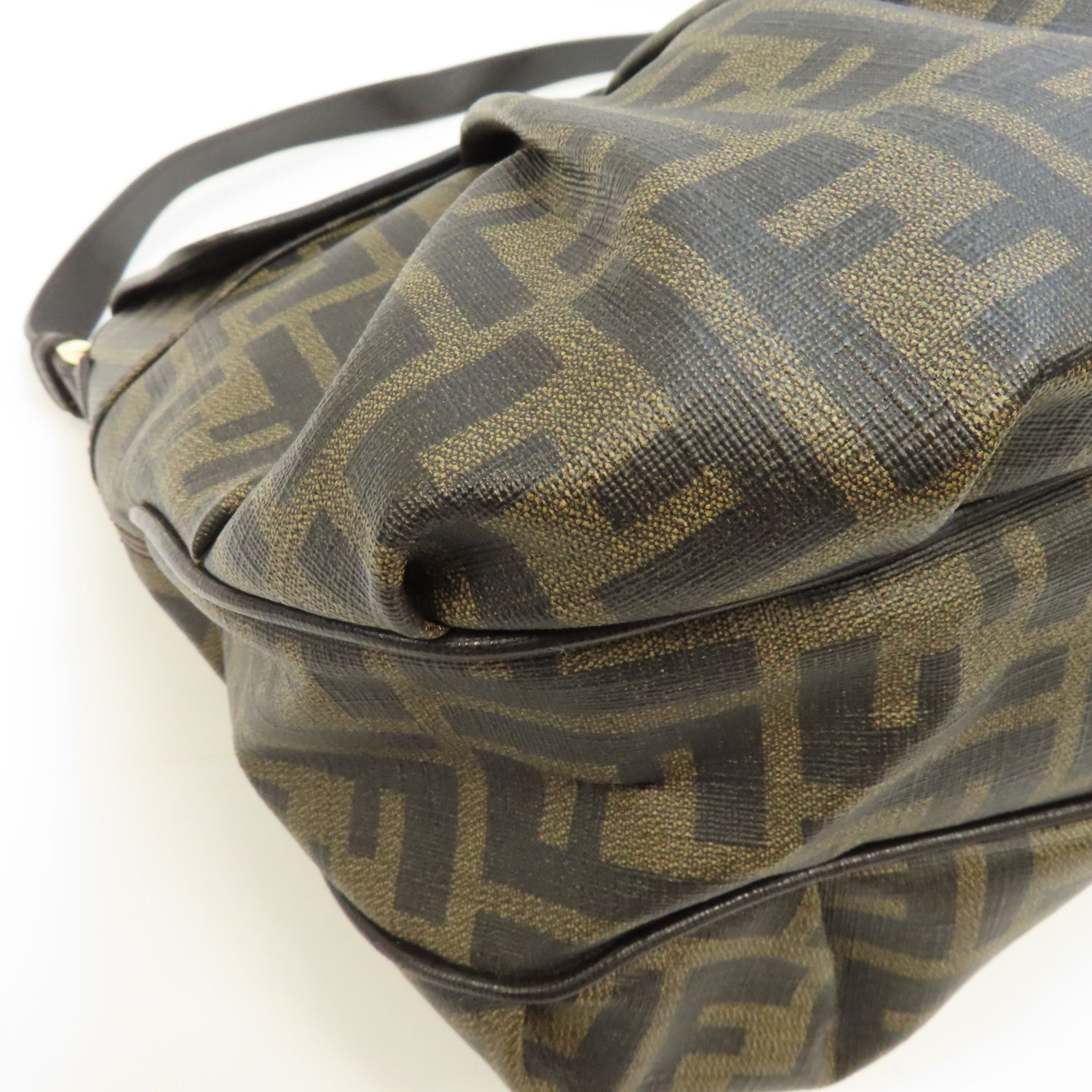 FENDI 帆布Zucca金扣肩背袋啡色