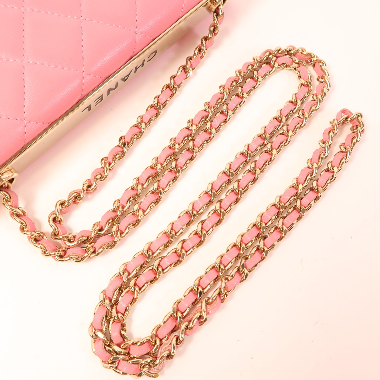 CHANEL 羊皮皮革WOC Wallet On Chain金扣鏈帶肩背袋