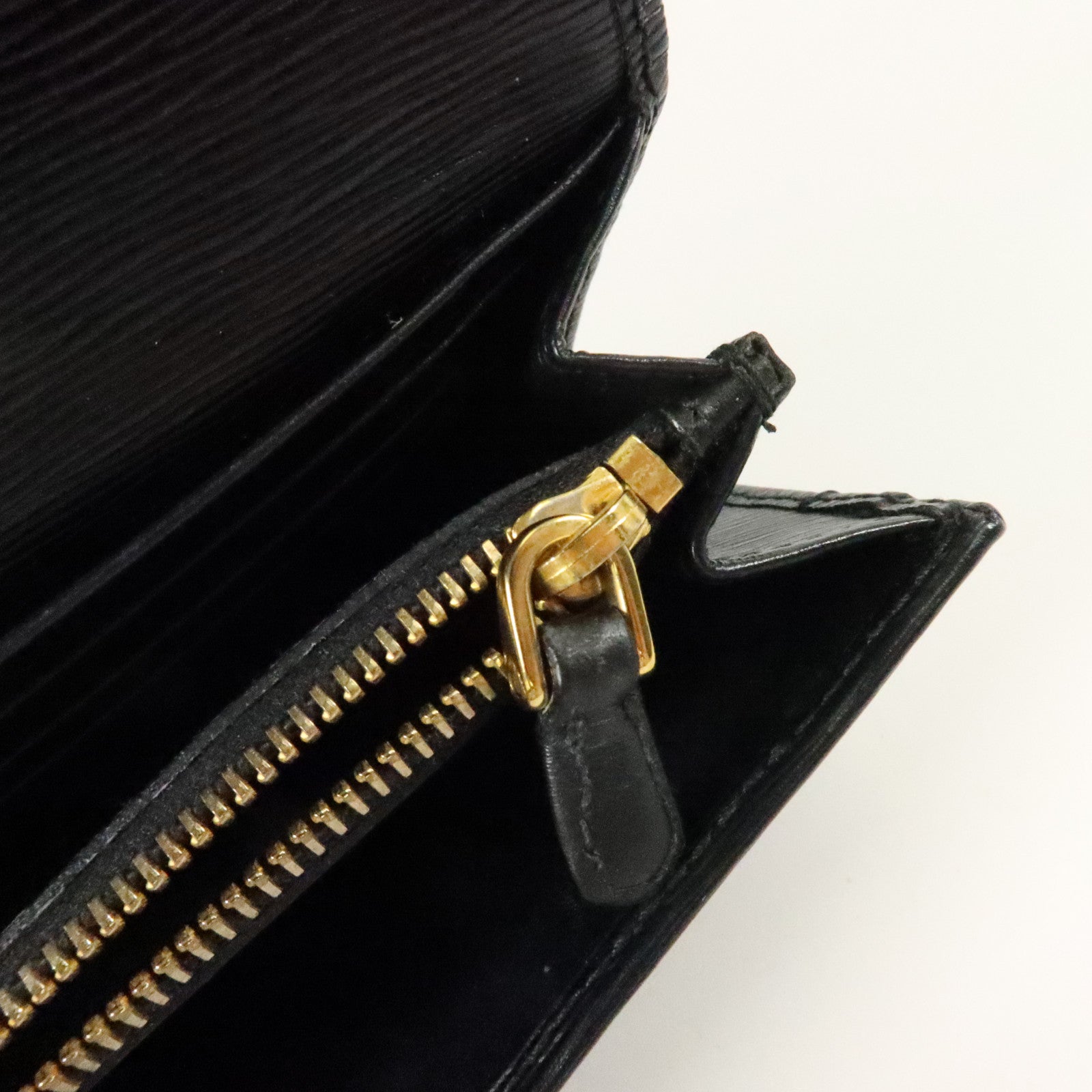 PRADA Saffiano皮革Long Wallet金扣長錢包