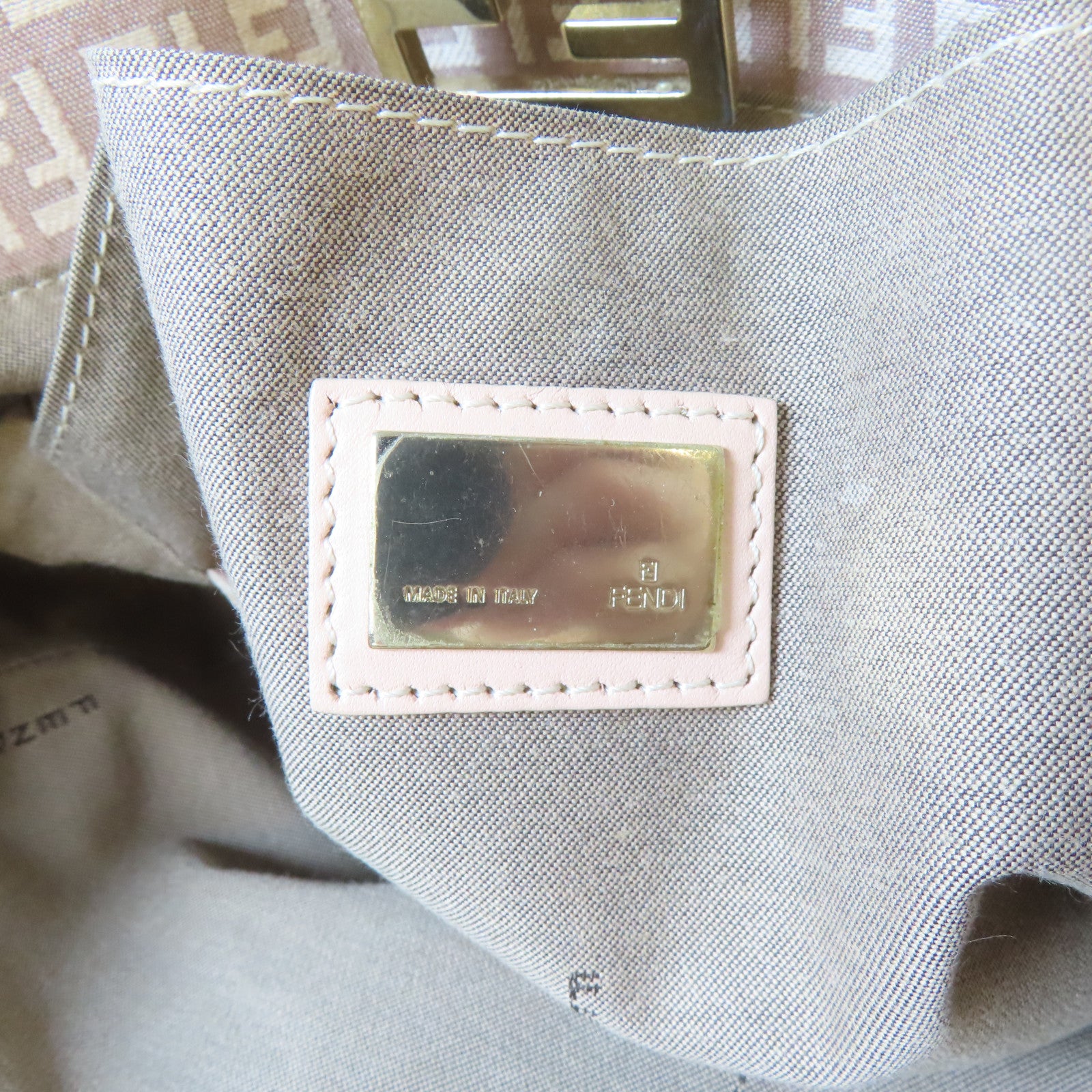 FENDI 帆布Shoulder Bag金扣肩背袋粉紅色