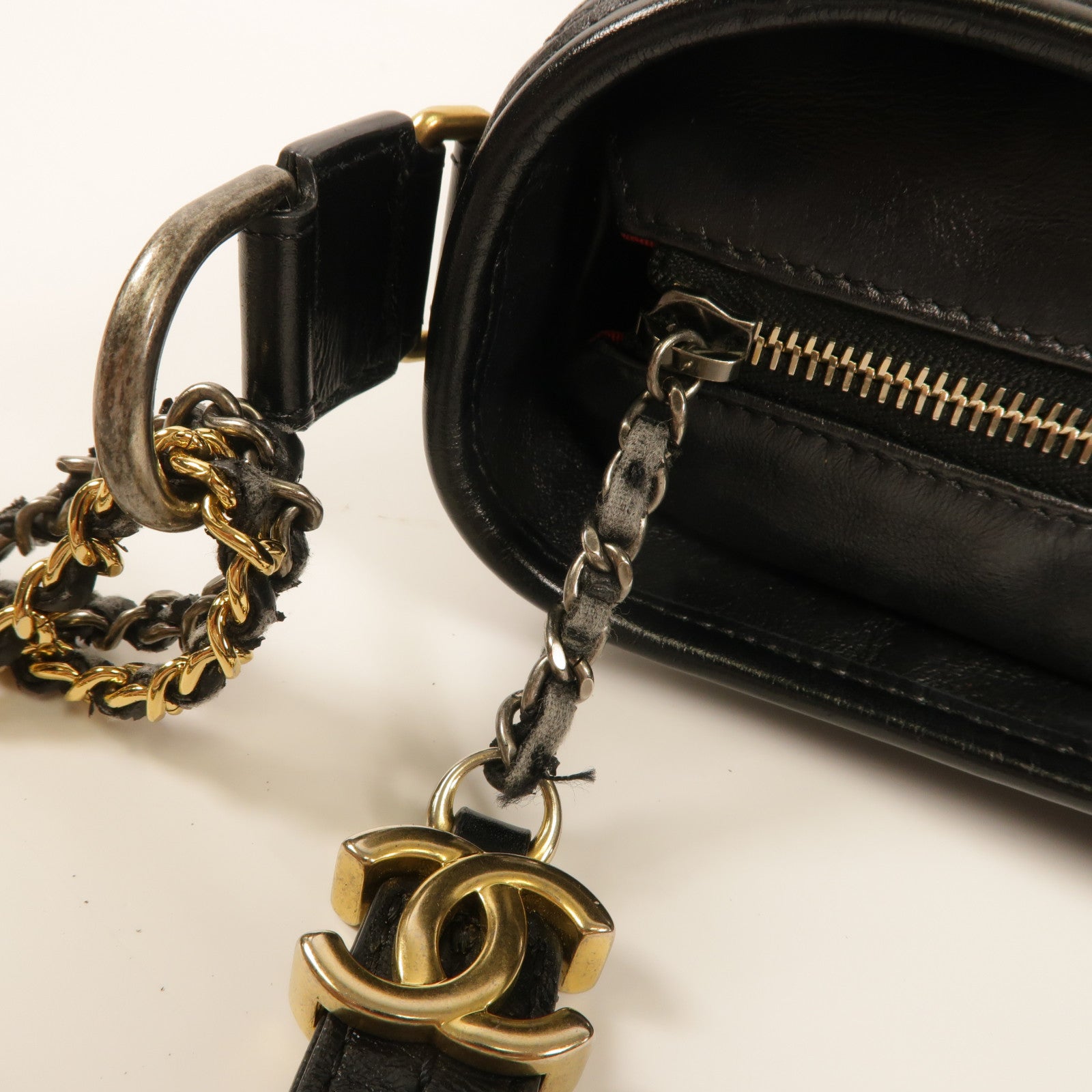 CHANEL 牛皮皮革Gabrielle bag肩背袋