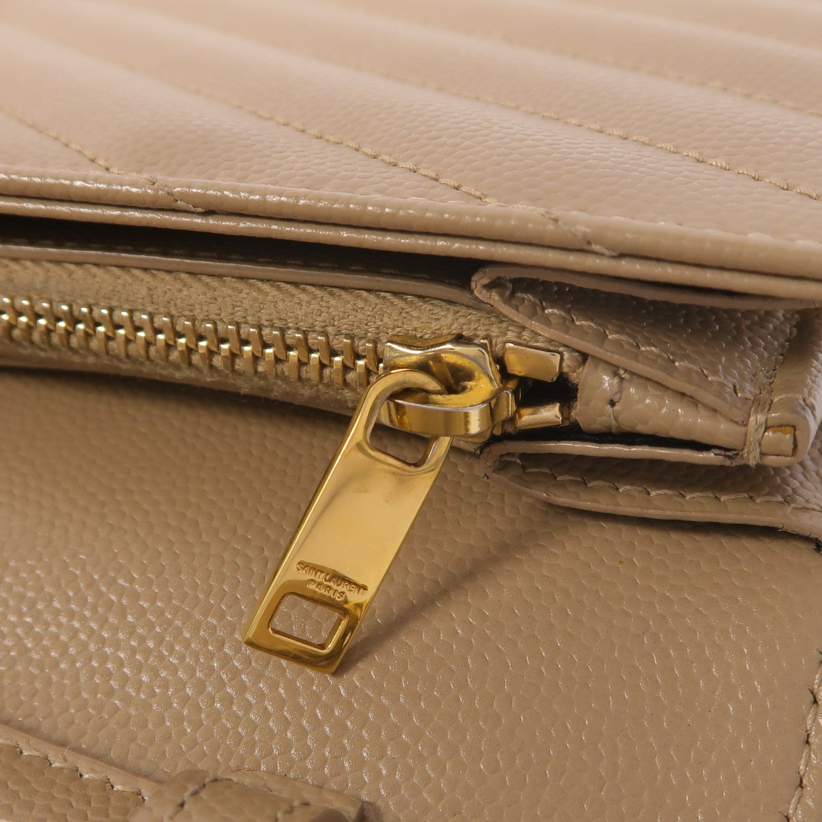 SAINT LAURENT 牛皮皮革Cassandre Envelope鏈帶肩背袋