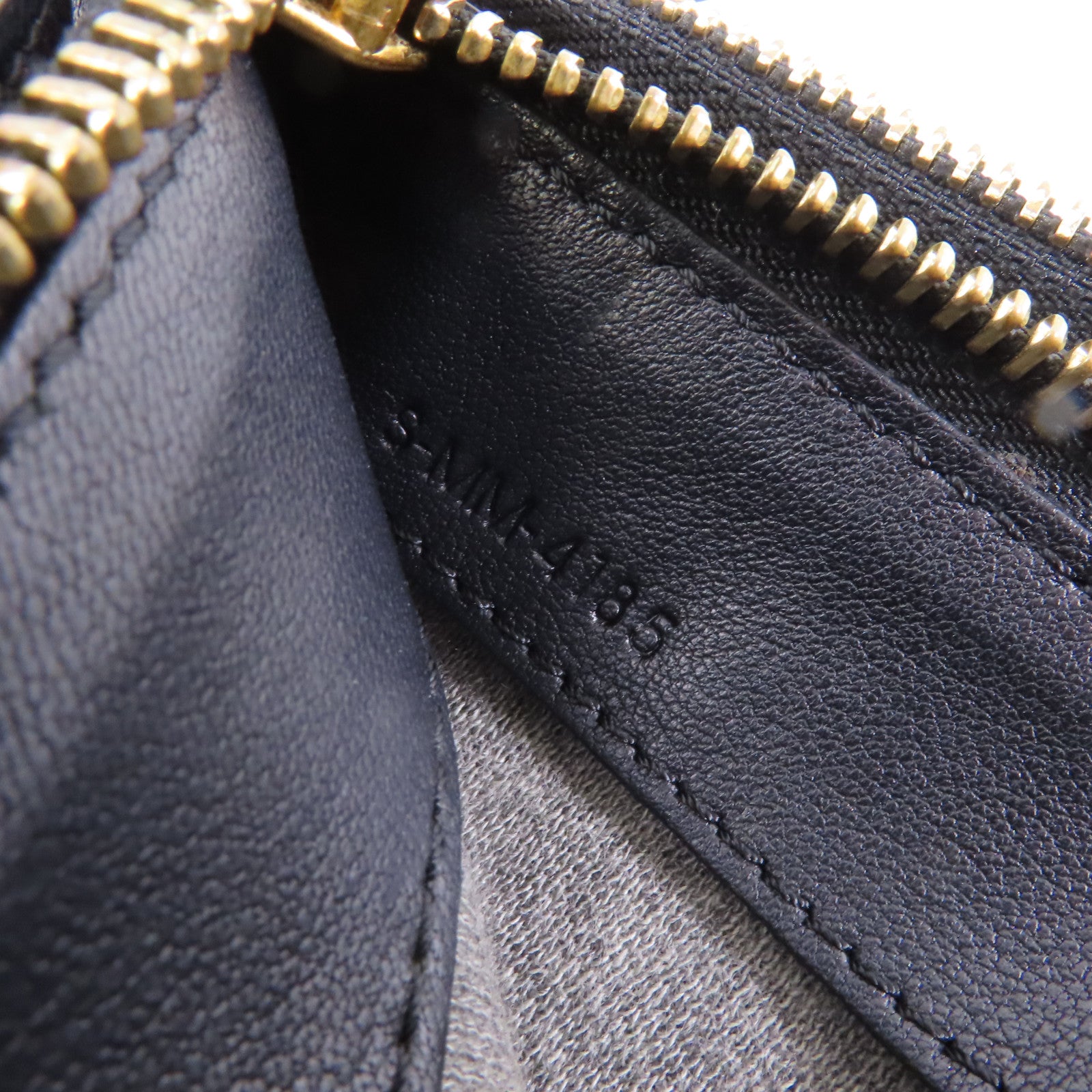 CELINE 皮革Trio金扣肩背袋黑色