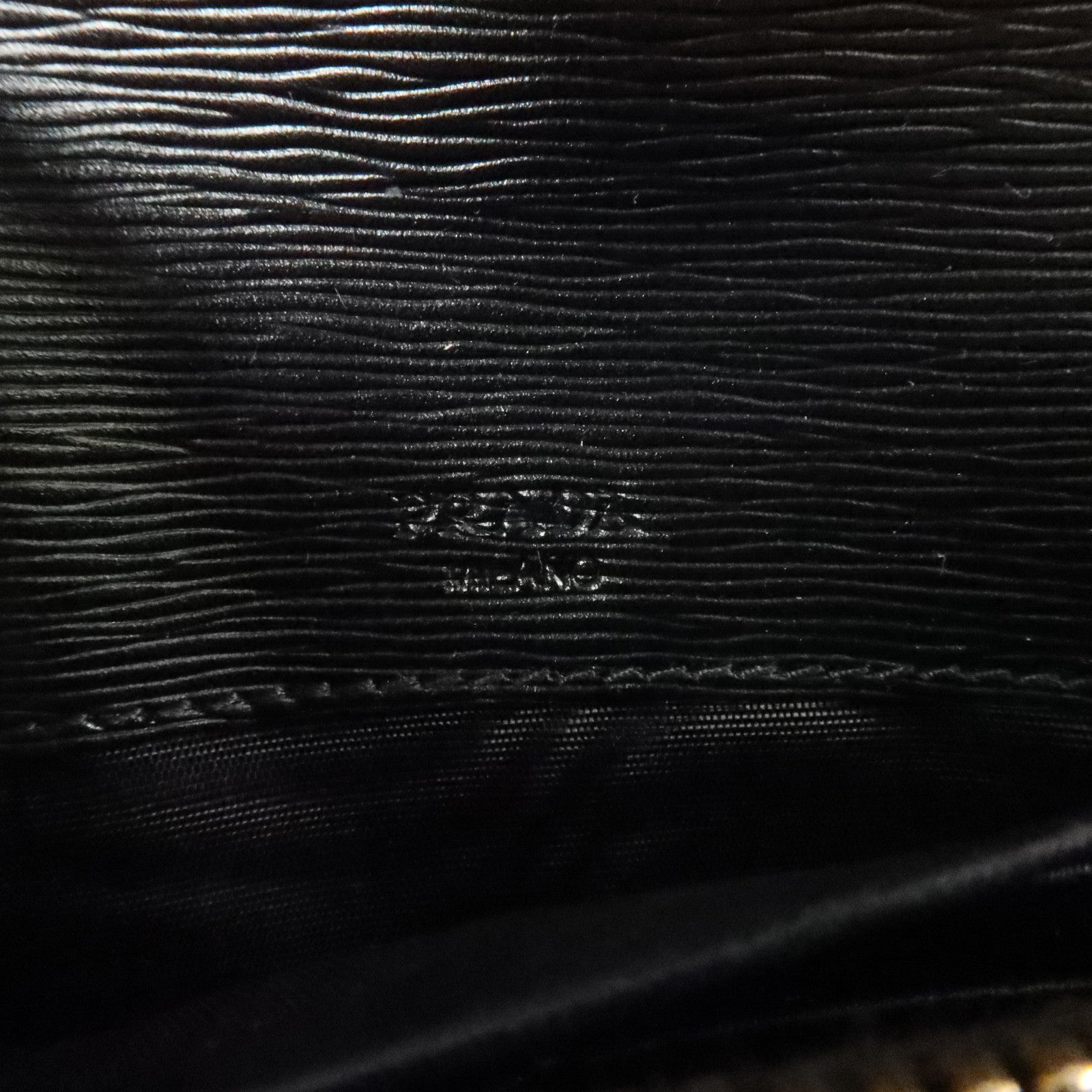 PRADA Saffiano皮革Long Wallet金扣長錢包