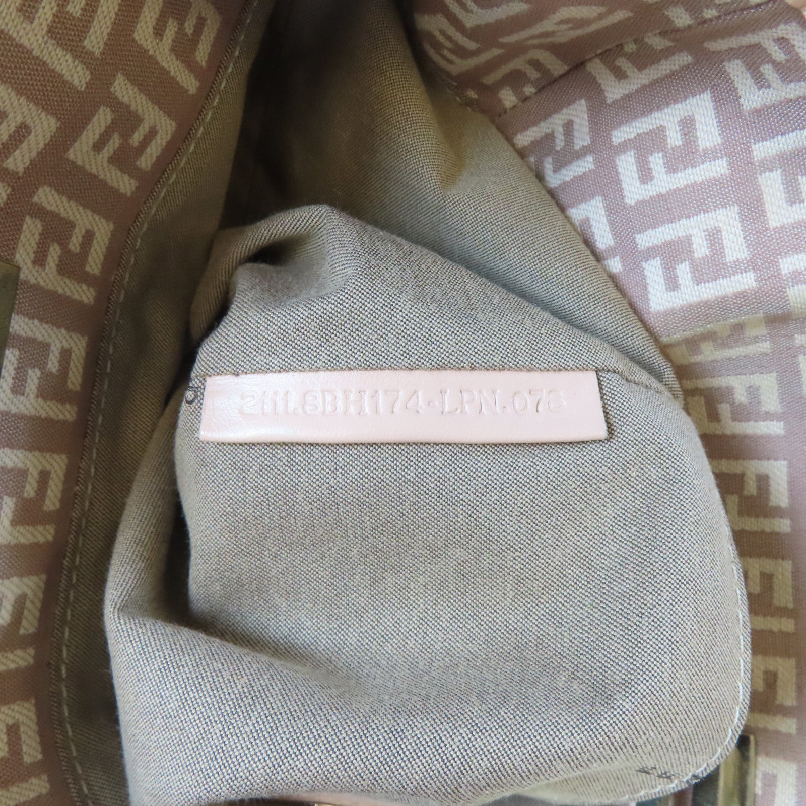 FENDI 帆布Shoulder Bag金扣肩背袋粉紅色