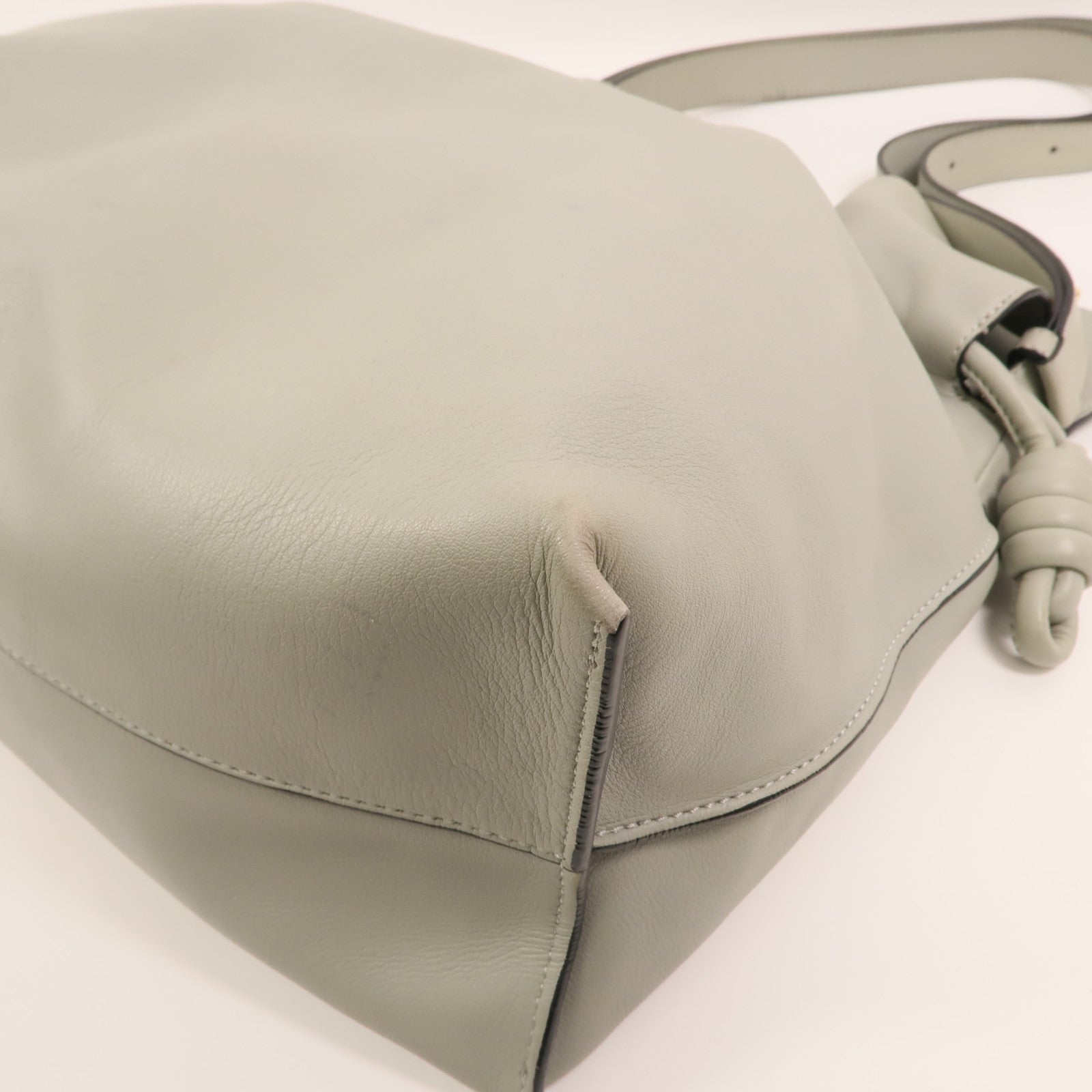 LOEWE 牛皮皮革Medium Flamenco金扣肩背袋