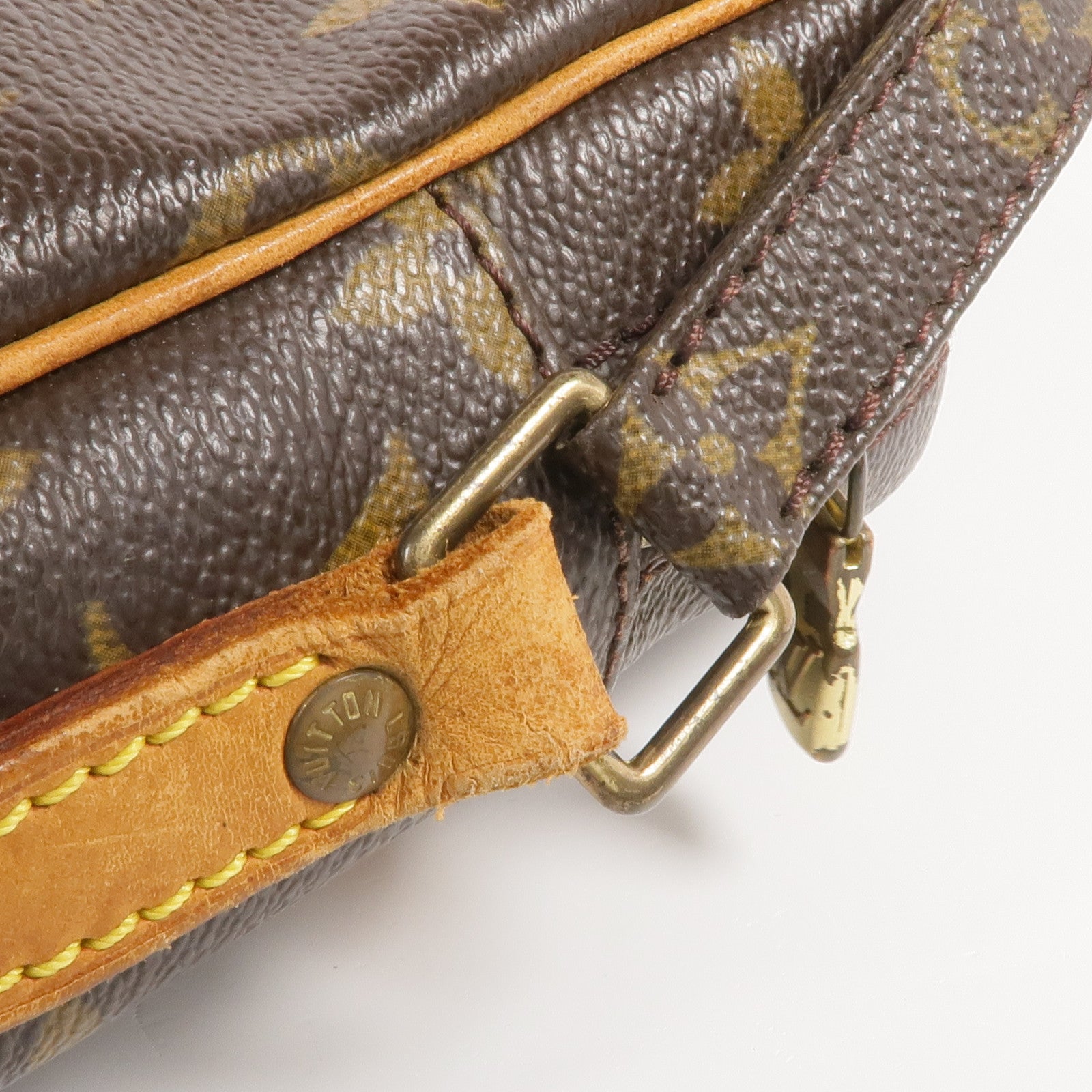 LOUIS VUITTON 【激減優惠】Monogram Danube金扣肩背袋