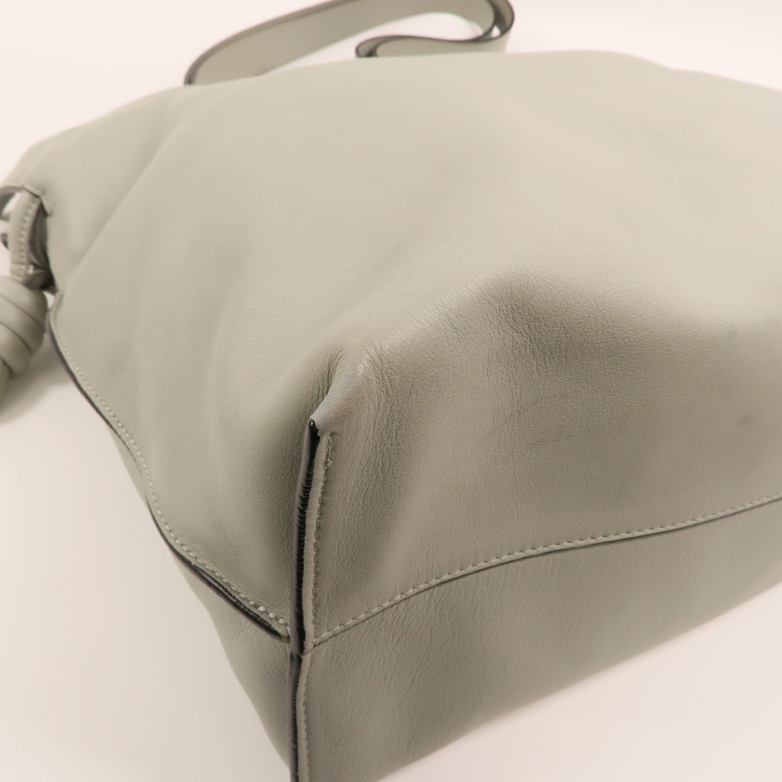 LOEWE 牛皮皮革Medium Flamenco金扣肩背袋