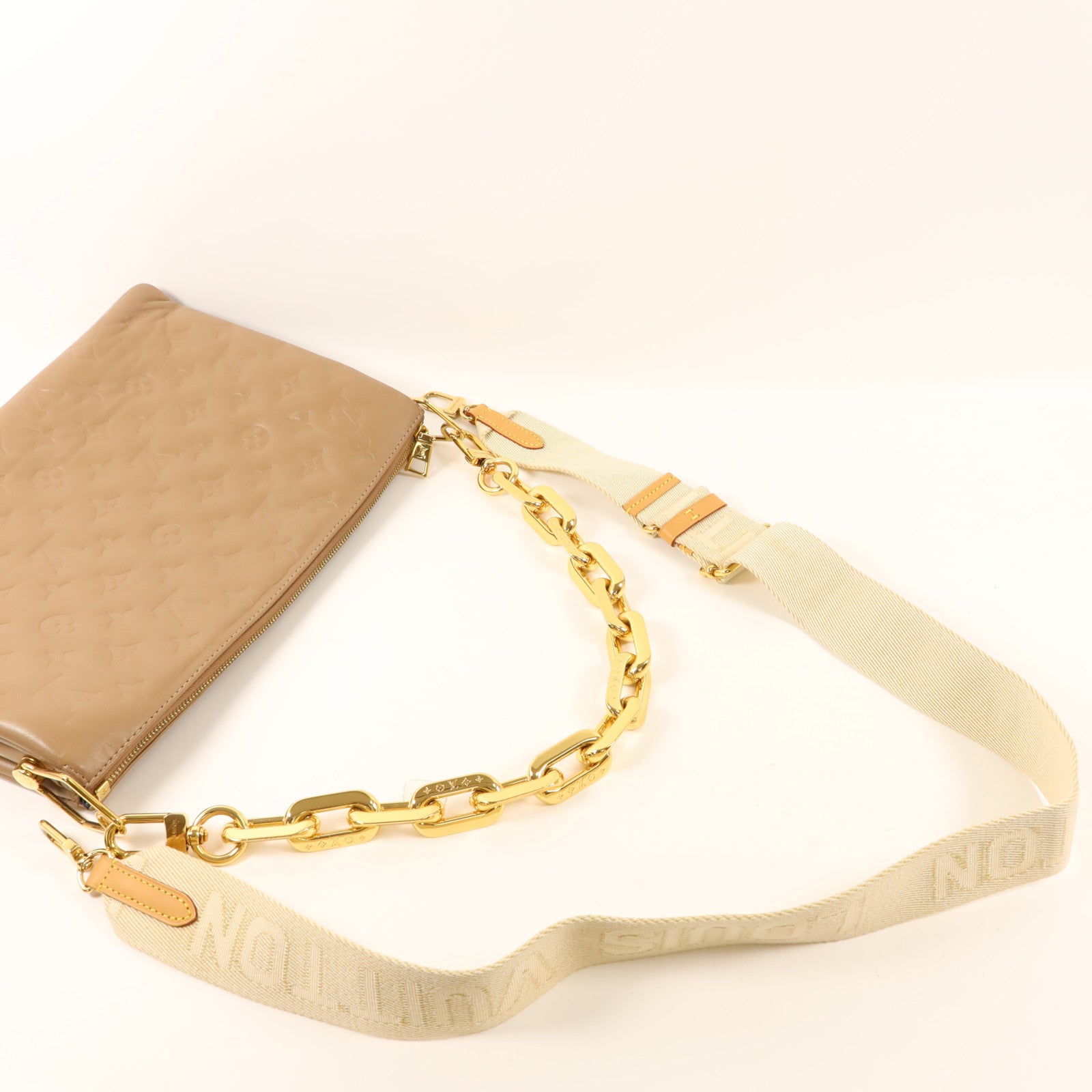 LOUIS VUITTON 【激減優惠】Monogram Embossed Coussin PM金扣鏈帶肩背袋