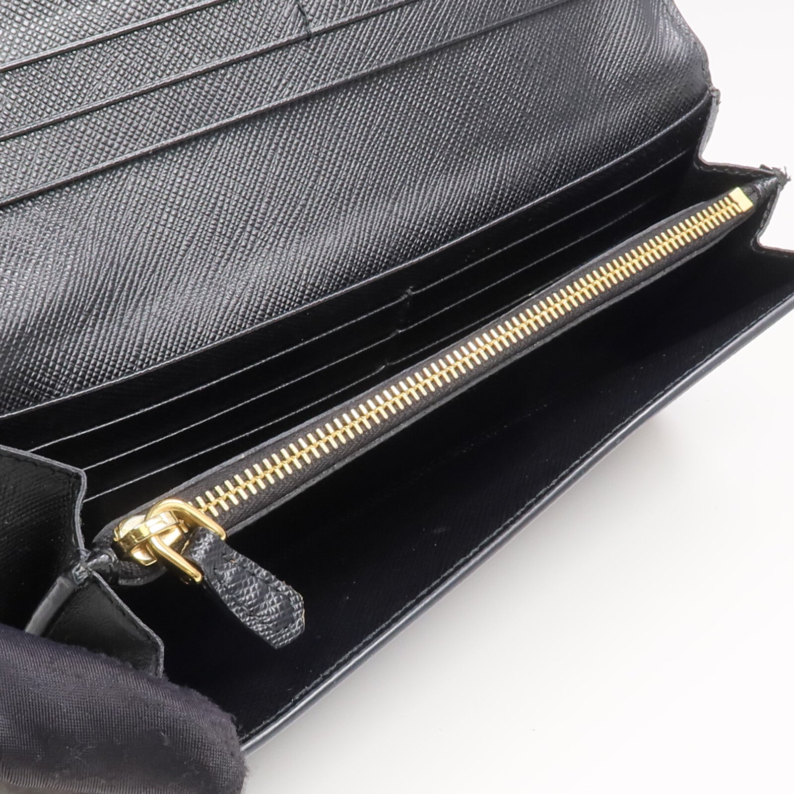 PRADA Saffiano皮革Long Wallet金扣長錢包