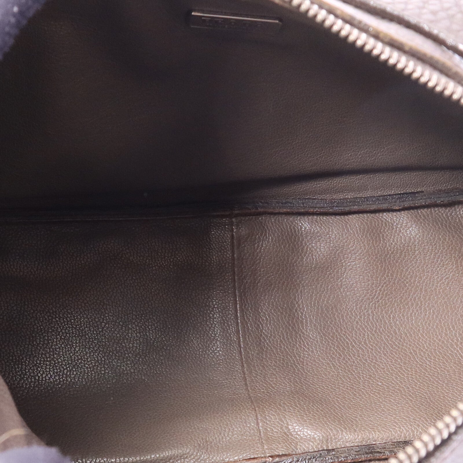 PRADA 牛皮皮革Shoulder Bag銀扣肩背袋