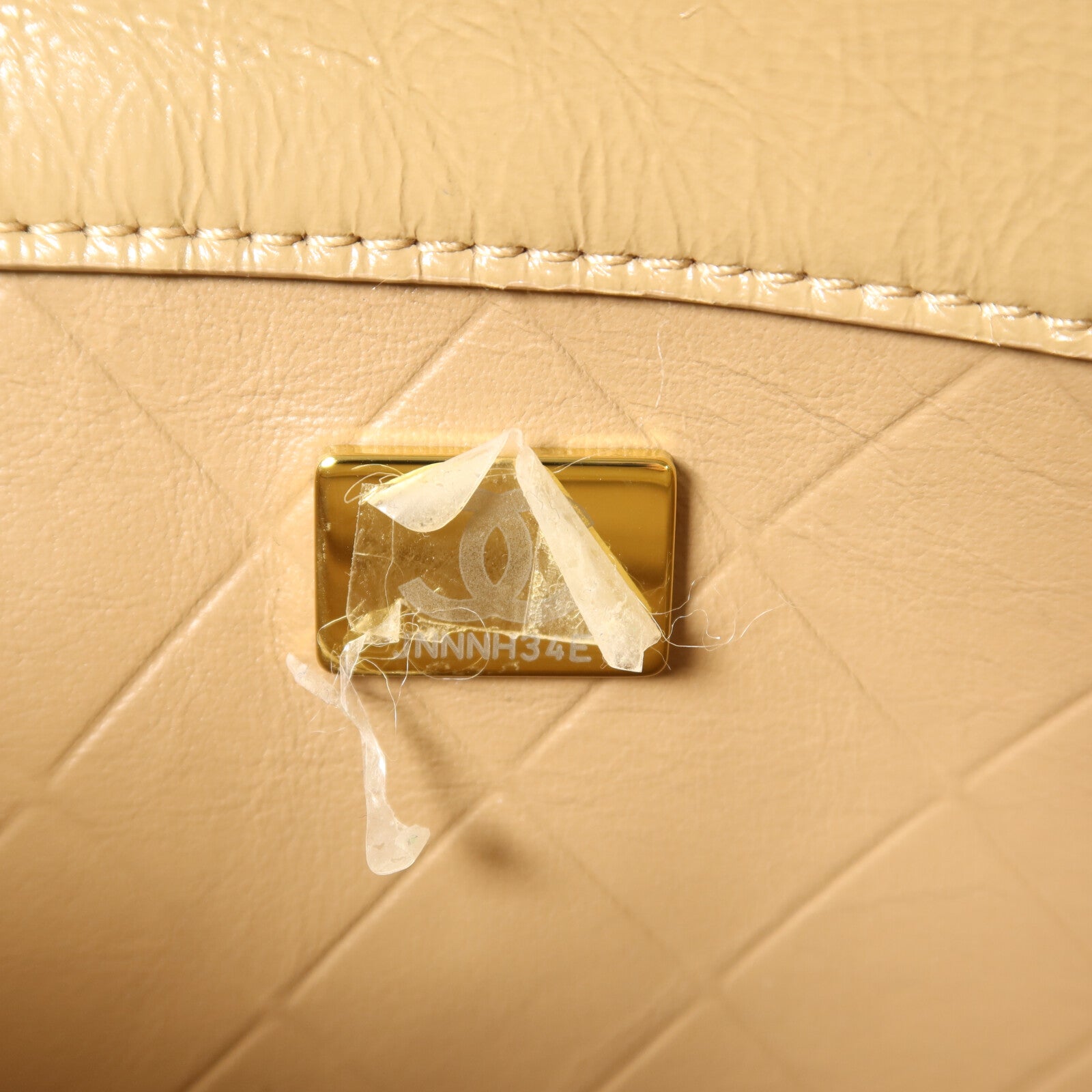 CHANEL 牛皮皮革Half Moon Flap Bag金扣鏈帶肩背袋