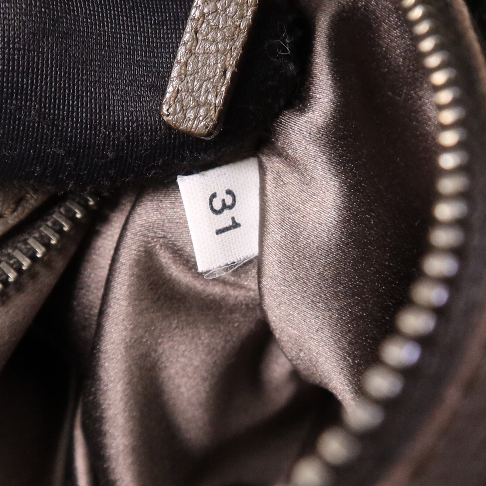 PRADA 牛皮皮革Shoulder Bag銀扣肩背袋
