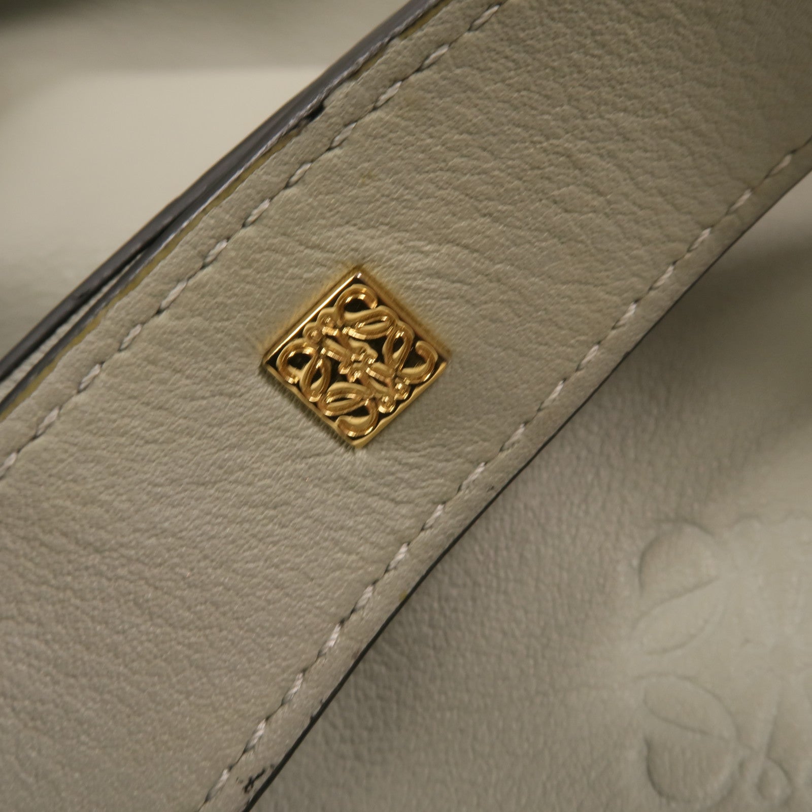 LOEWE 牛皮皮革Medium Flamenco金扣肩背袋