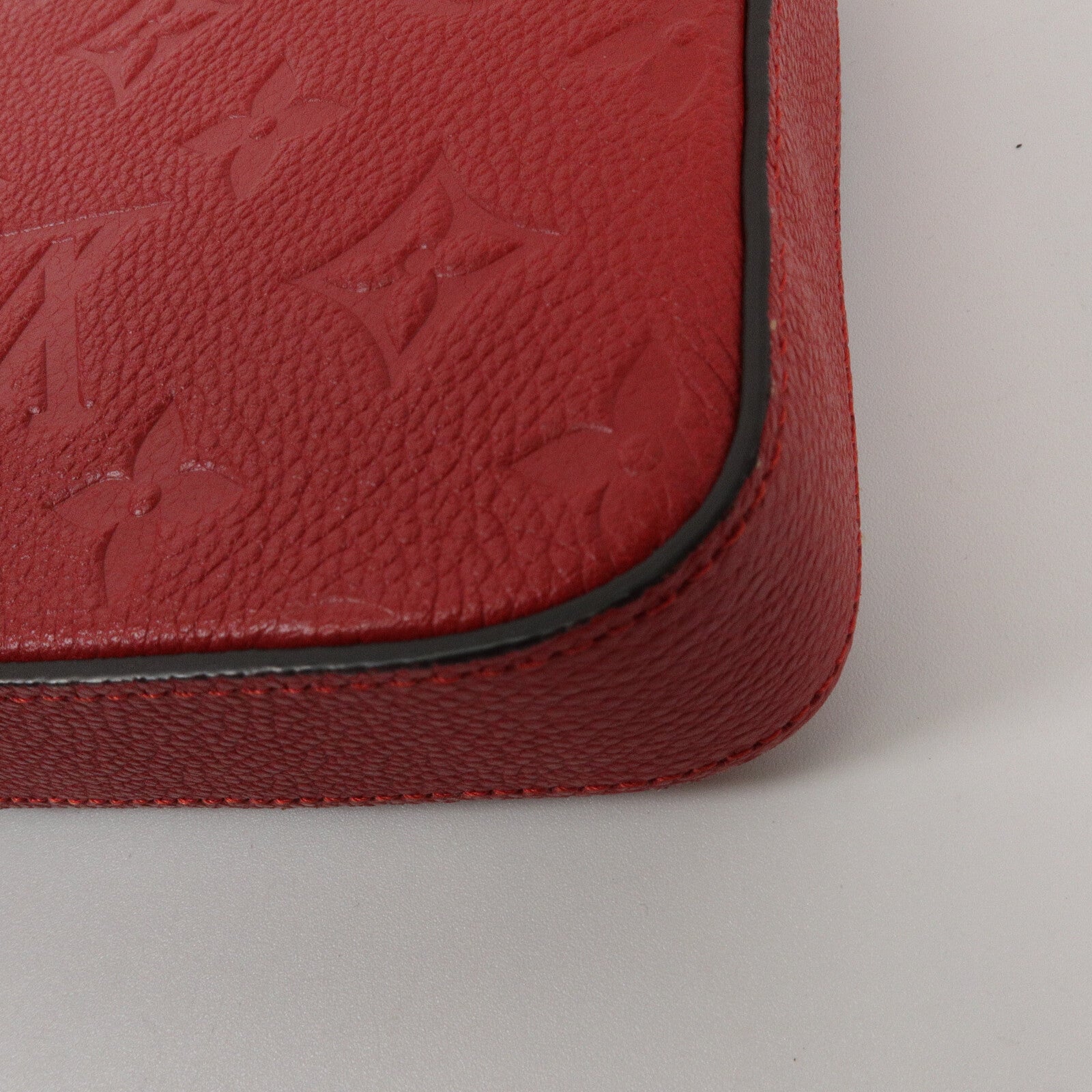 LOUIS VUITTON Monogram Empreinte Felicie Pochette鏈帶肩背袋