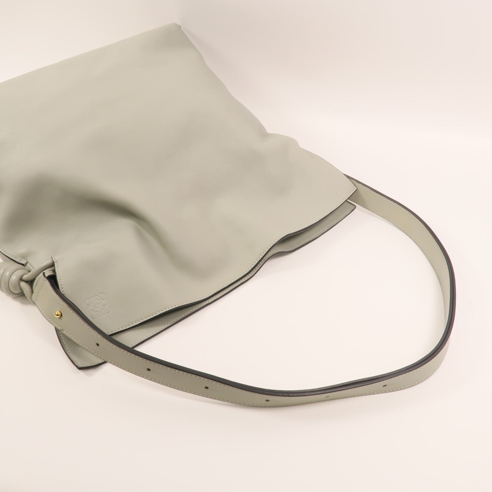 LOEWE 牛皮皮革Medium Flamenco金扣肩背袋