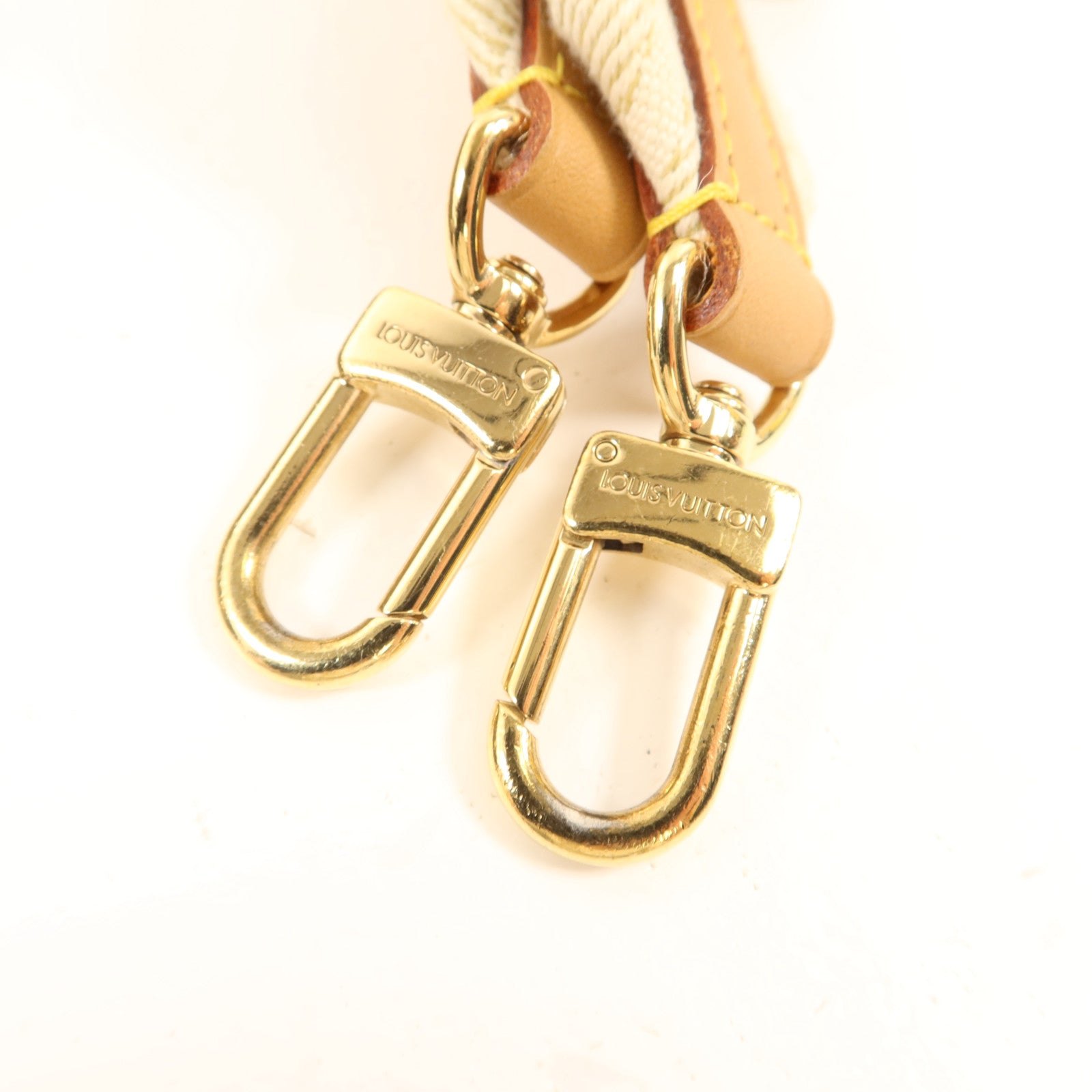 LOUIS VUITTON 【激減優惠】Monogram Embossed Coussin PM金扣鏈帶肩背袋
