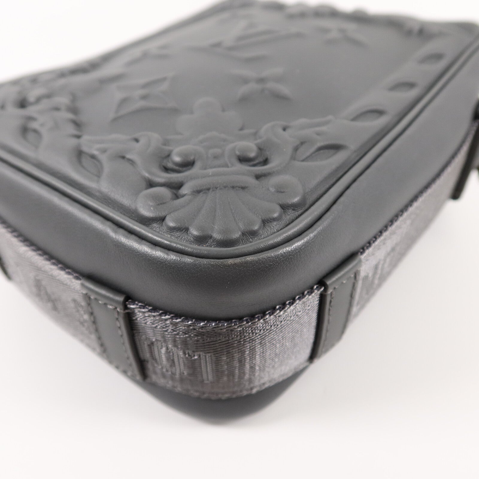 LOUIS VUITTON 牛皮皮革Cruiser Messenger肩背袋
