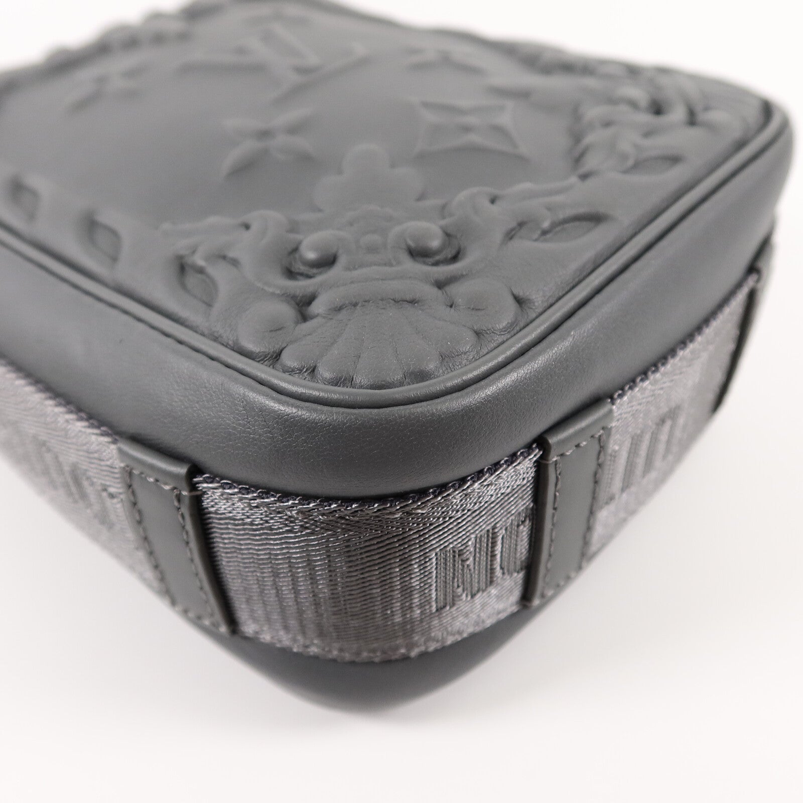 LOUIS VUITTON 牛皮皮革Cruiser Messenger肩背袋