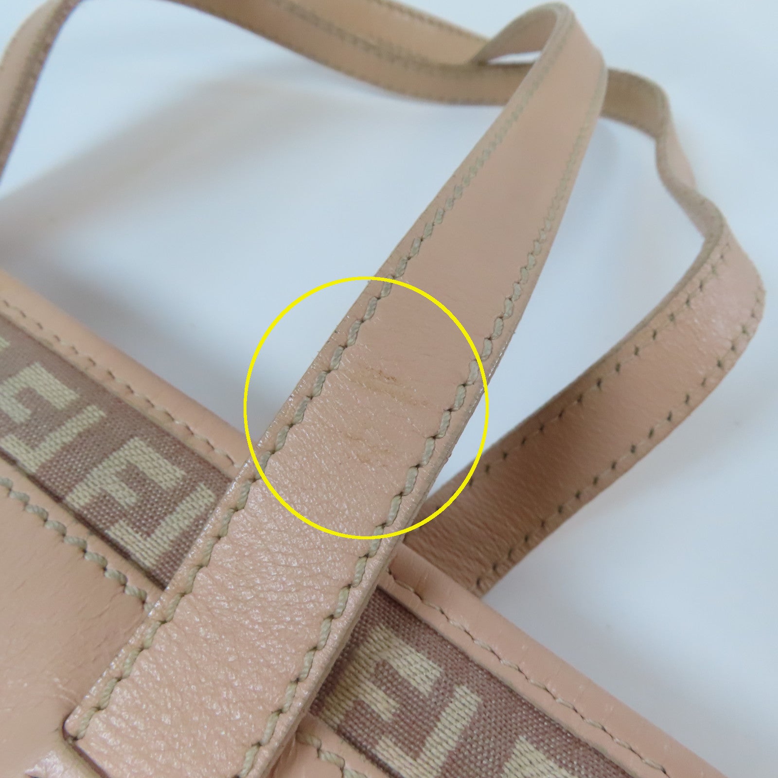 FENDI 帆布Shoulder Bag金扣肩背袋粉紅色