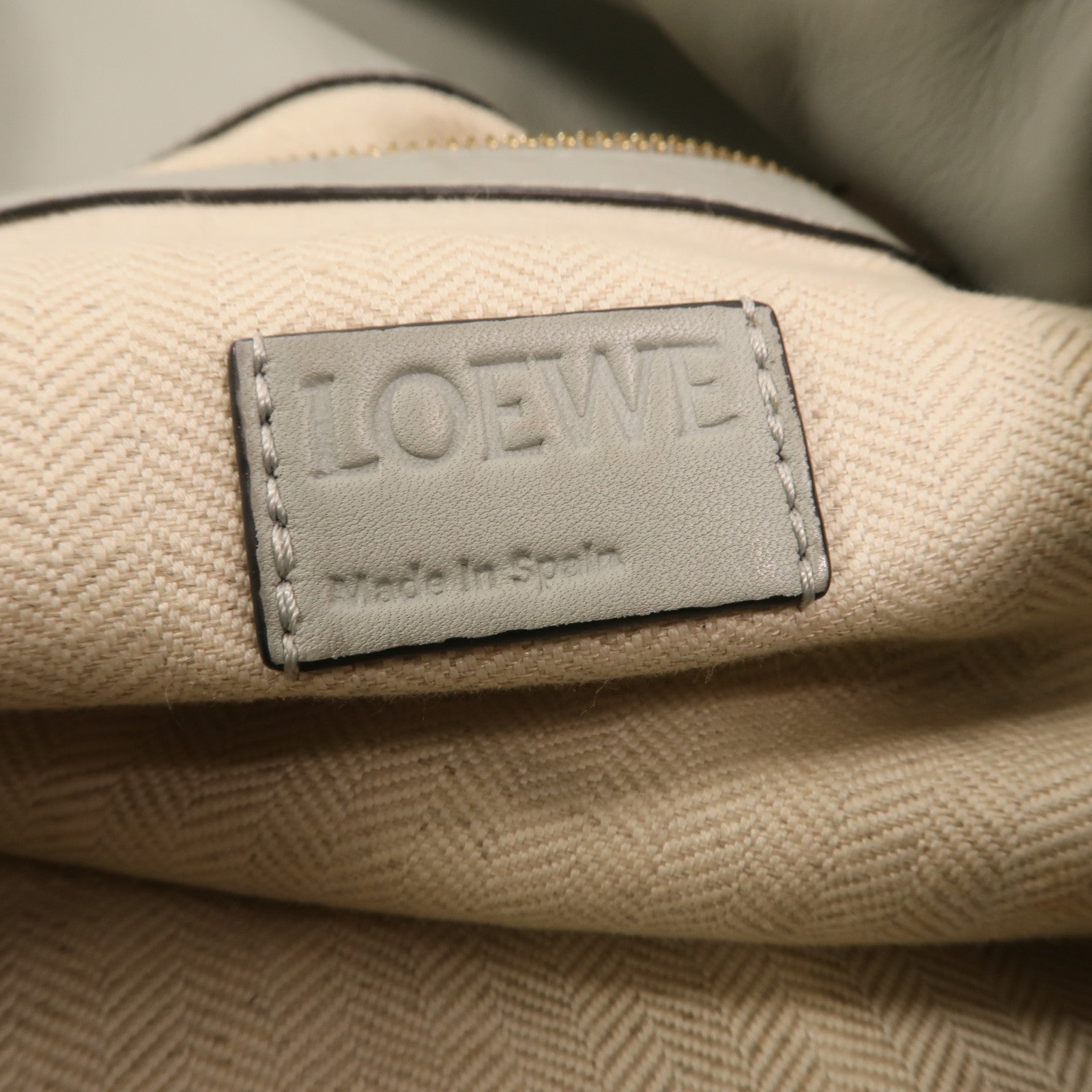 LOEWE 牛皮皮革Medium Flamenco金扣肩背袋