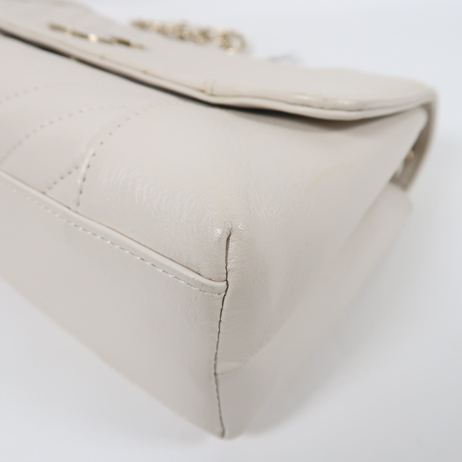 CHANEL 斜紋牛皮皮革Chain Shoulder金扣鏈帶肩背袋白色