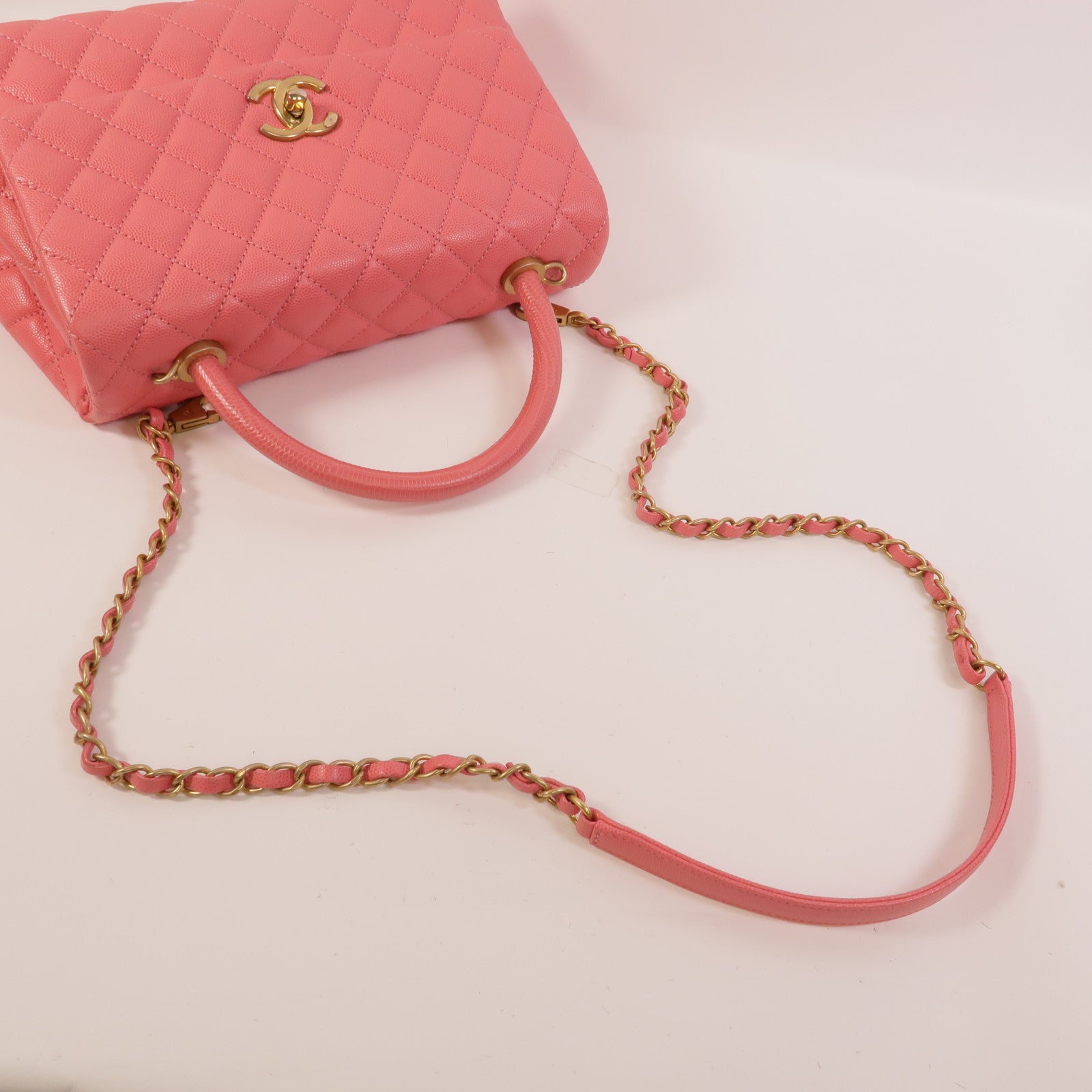 CHANEL 牛皮皮革Coco Handle Medium鏈帶手挽肩背兩用袋