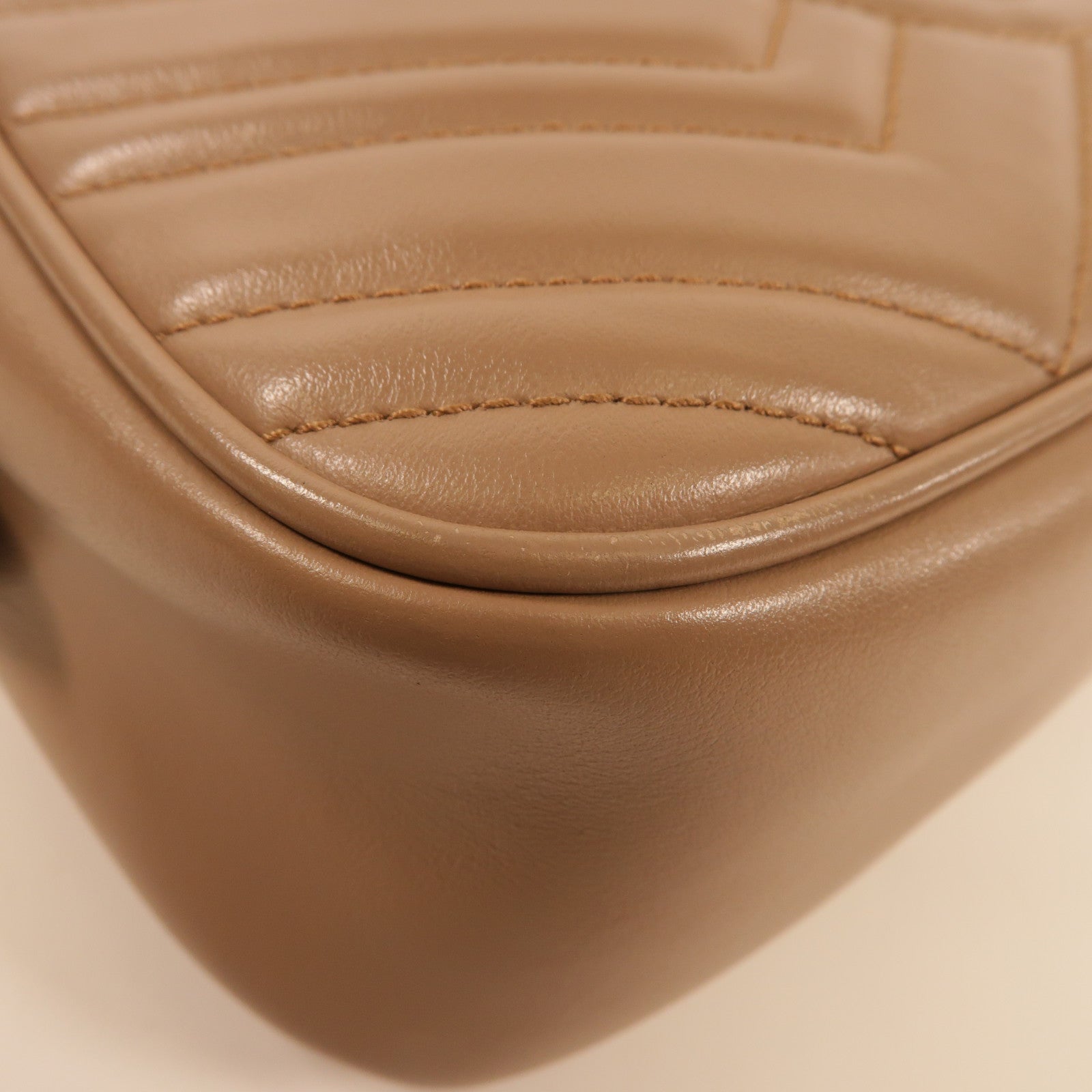 GUCCI 牛皮皮革GG Marmont Small Shoulder Bag金扣肩背袋