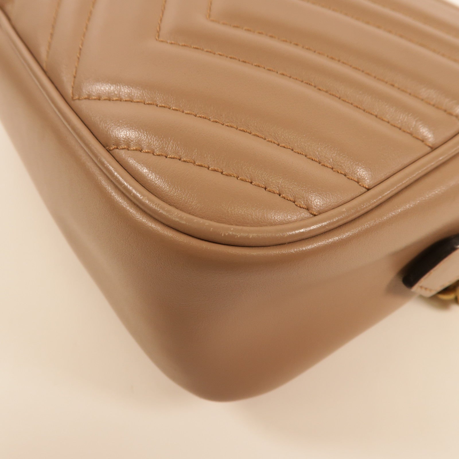 GUCCI 牛皮皮革GG Marmont Small Shoulder Bag金扣肩背袋