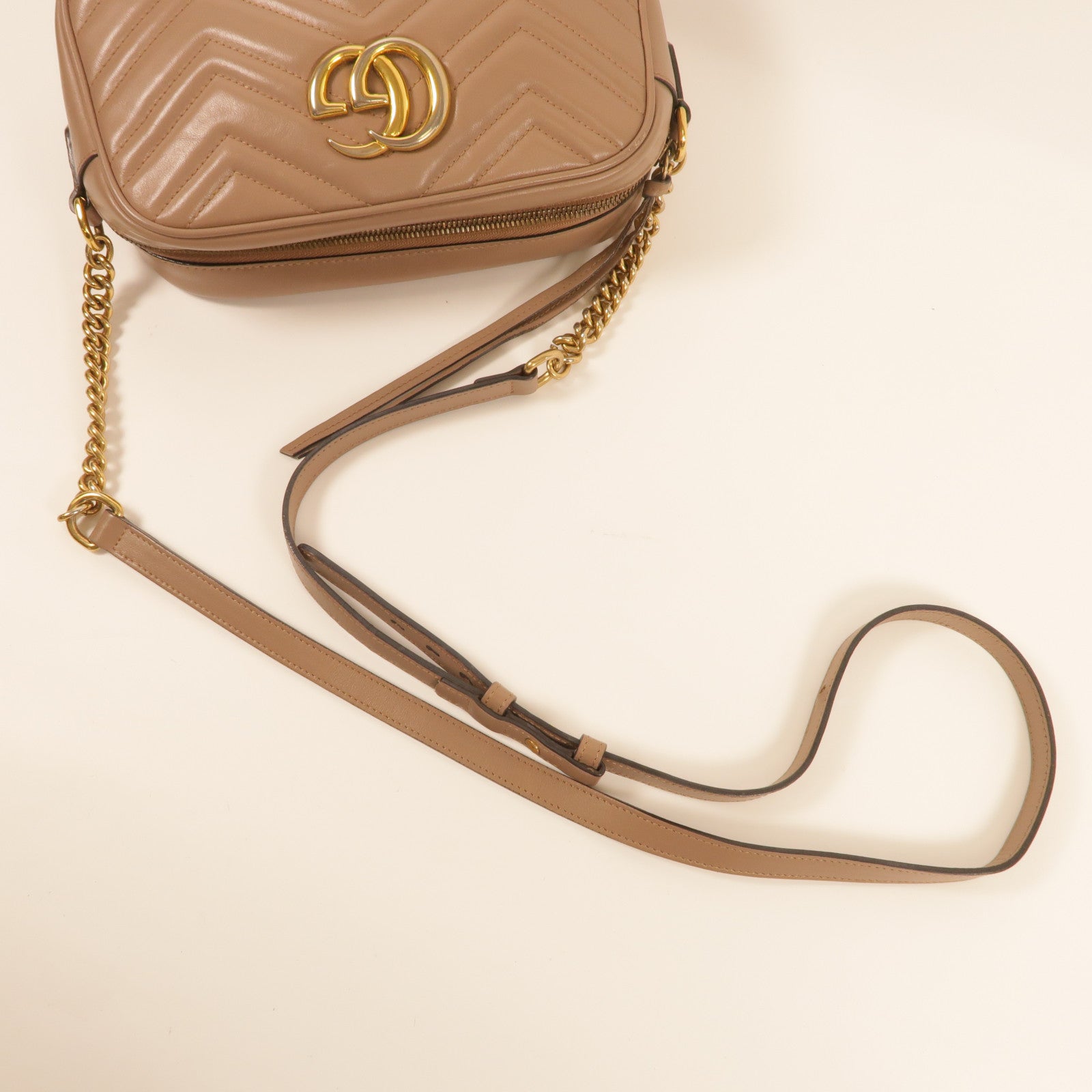 GUCCI 牛皮皮革GG Marmont Small Shoulder Bag金扣肩背袋