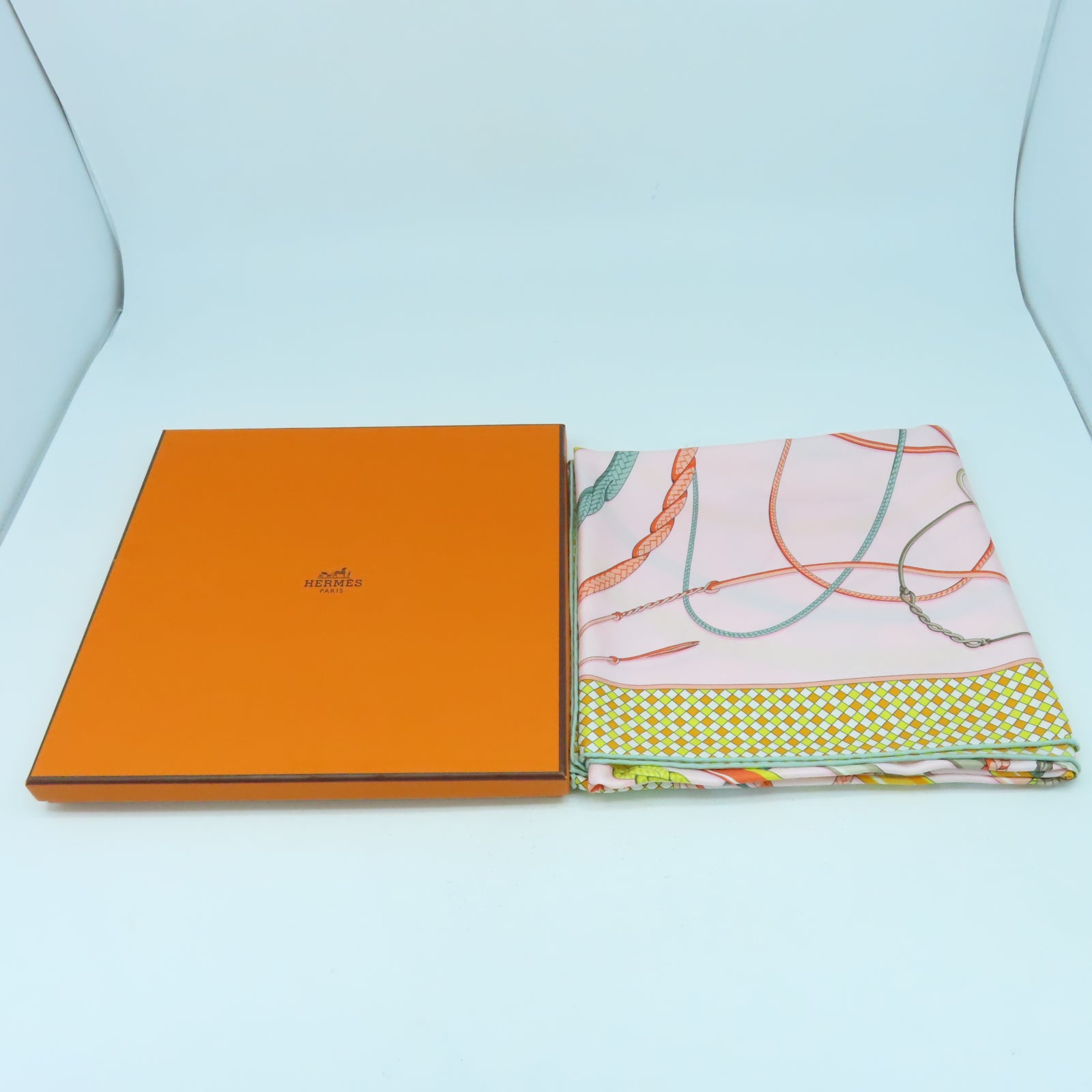 HERMES 【激減優惠】絲質Scarf 90x90絲巾粉紅色