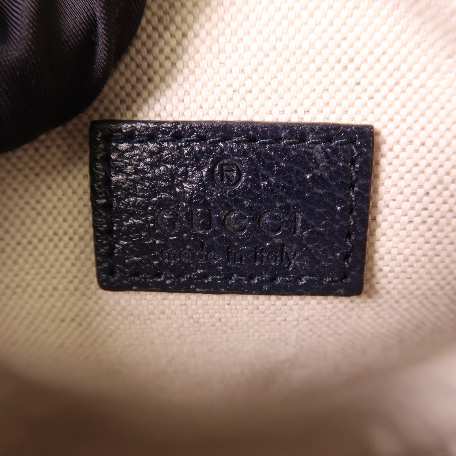 GUCCI 塗層帆布Ophidia GG銀扣肩背袋