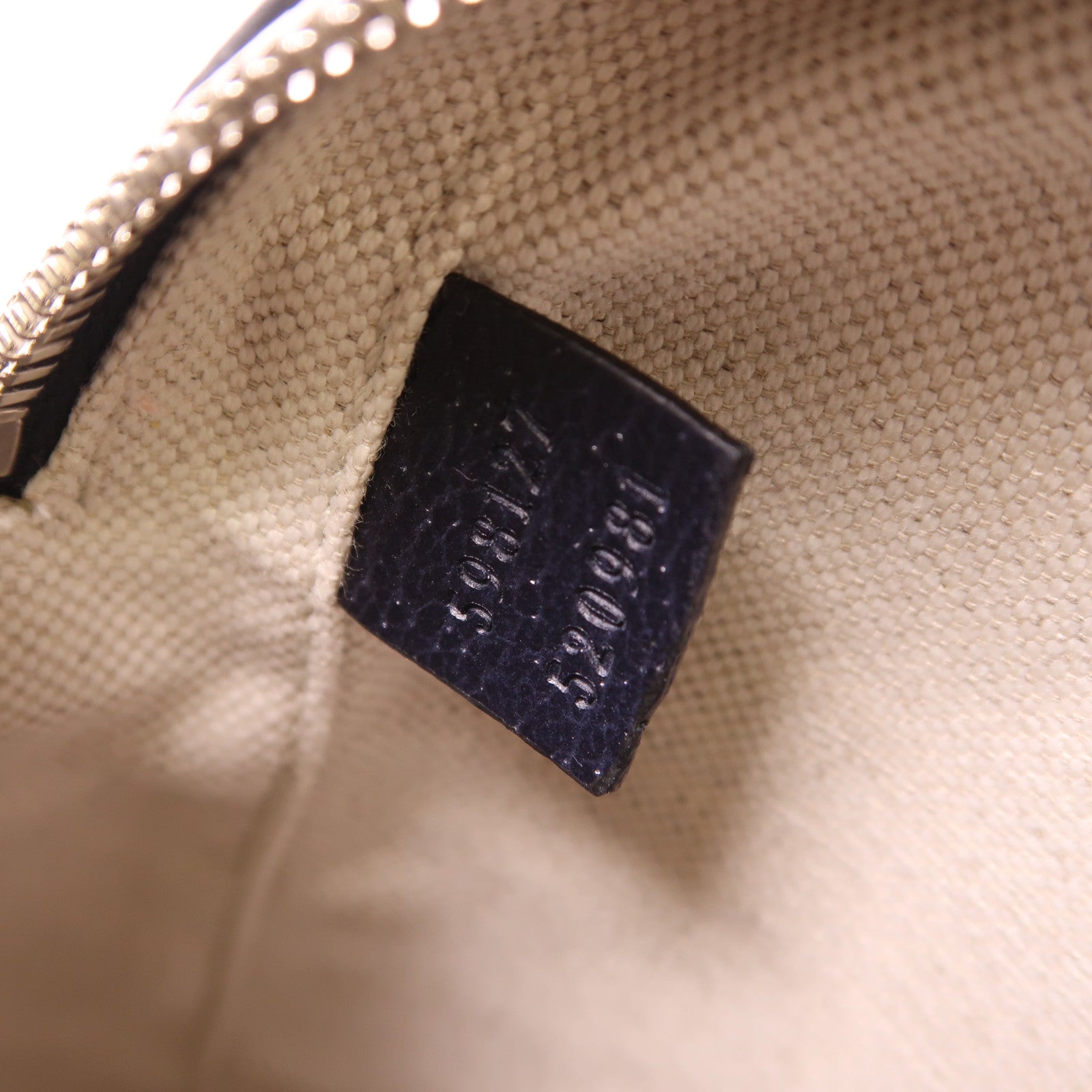 GUCCI 塗層帆布Ophidia GG銀扣肩背袋