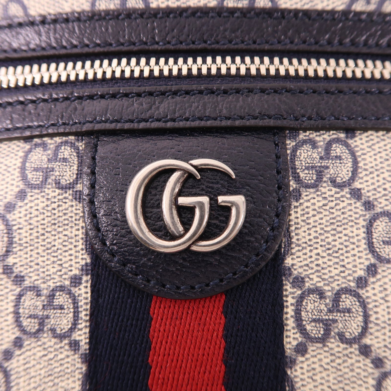 GUCCI 塗層帆布Ophidia GG銀扣肩背袋
