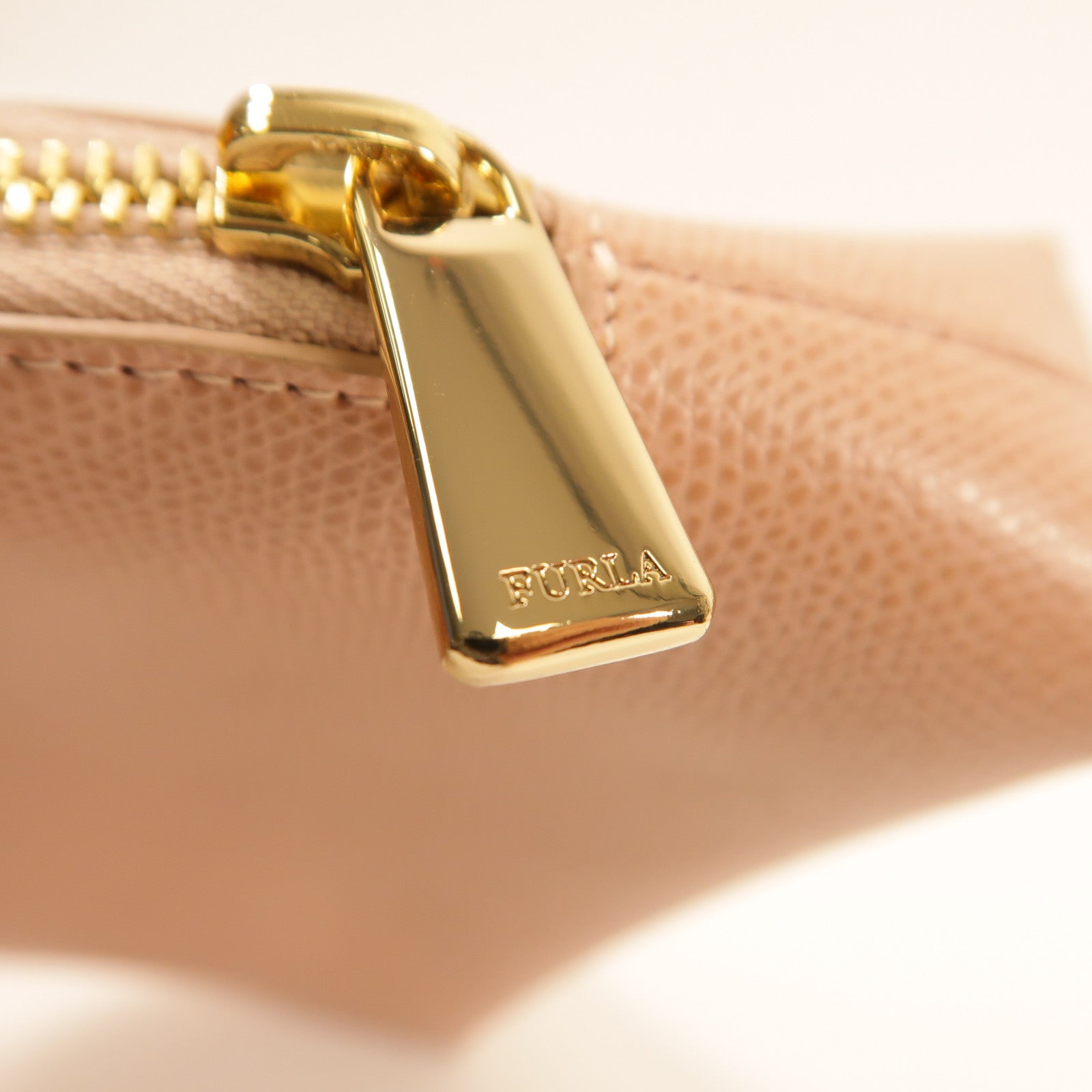 Furla 牛皮皮革Pouch手拿包