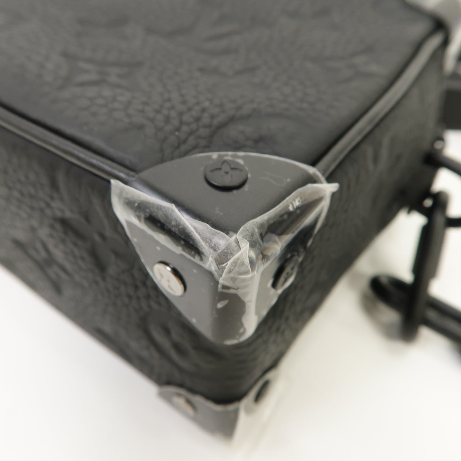 LOUIS VUITTON Monogram Taurillon Mini Soft Trunk肩背袋黑色