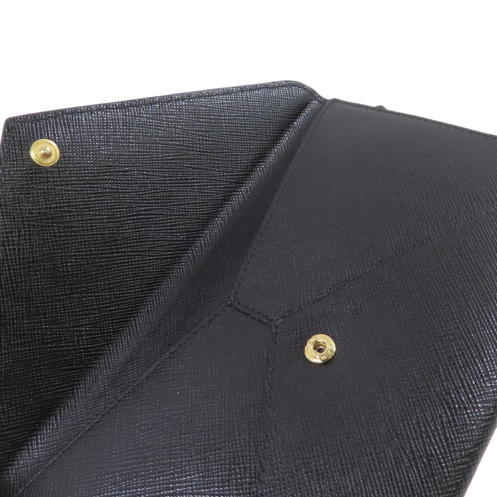 PRADA Saffiano皮革Wallet Pouch金扣長錢包黑色
