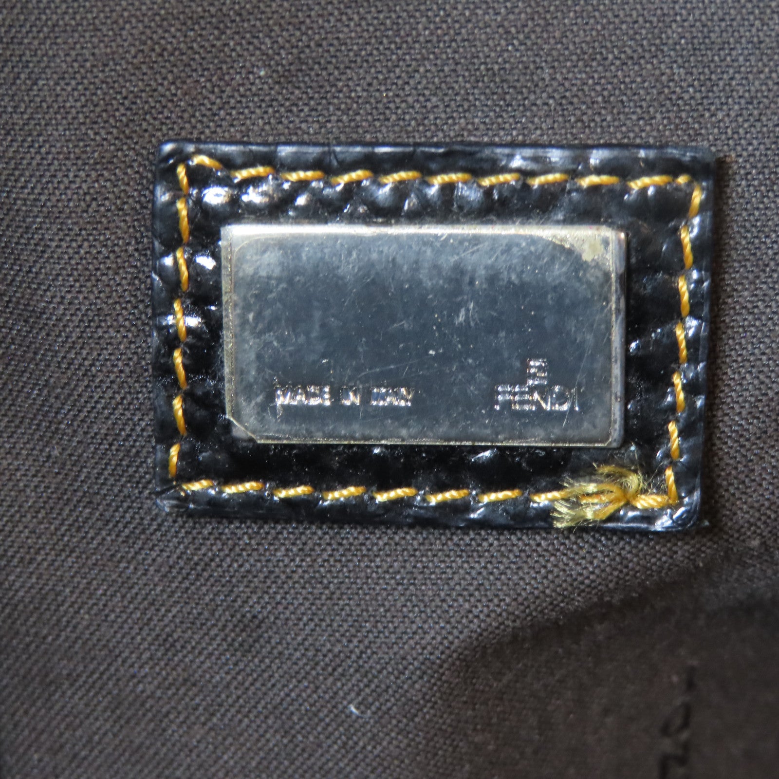 FENDI 【激減優惠】皮革Shoulder Bag銀扣肩背袋黑色