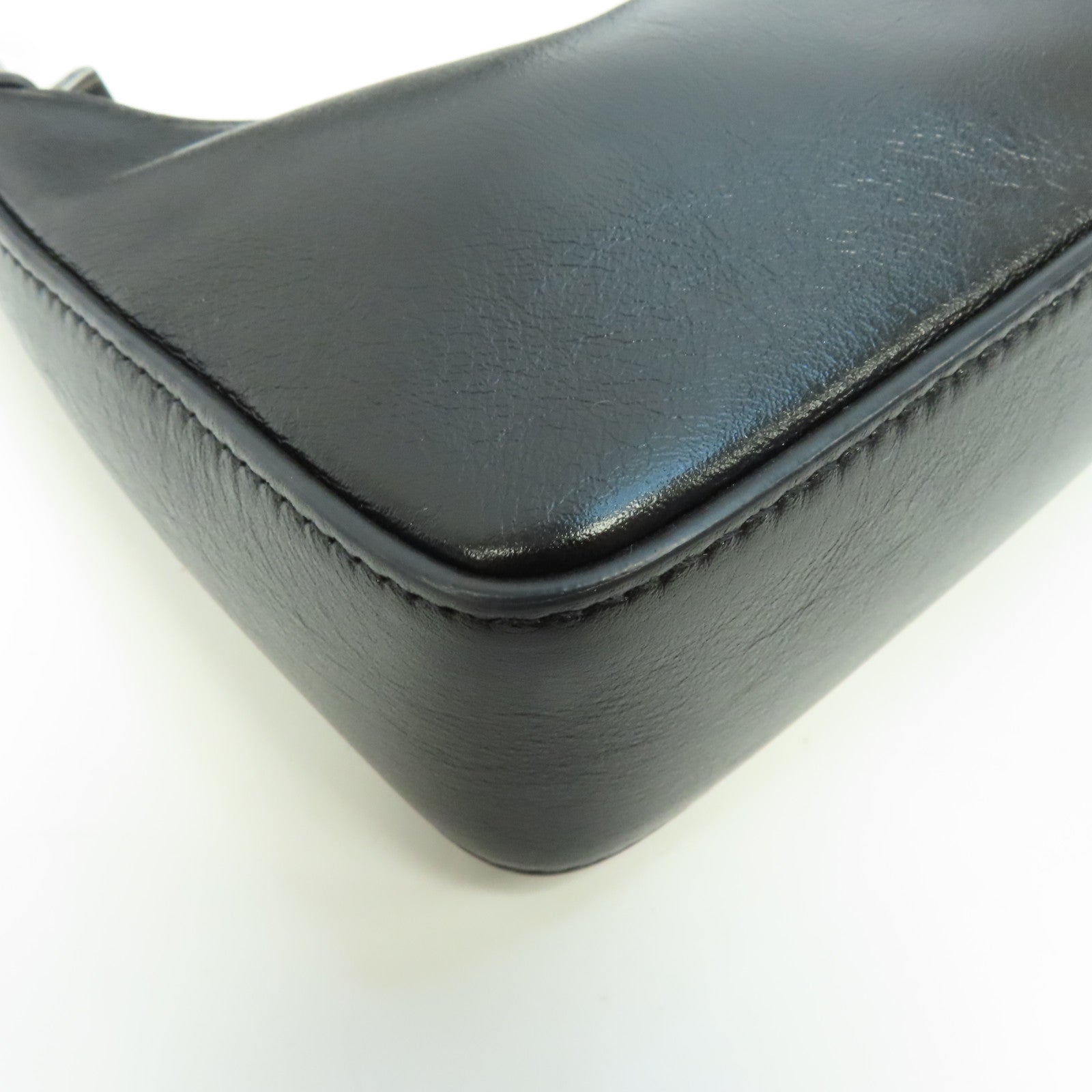 GIVENCHY 牛皮皮革Moon Cutout Mini Hobo Bag銀扣肩背袋黑色
