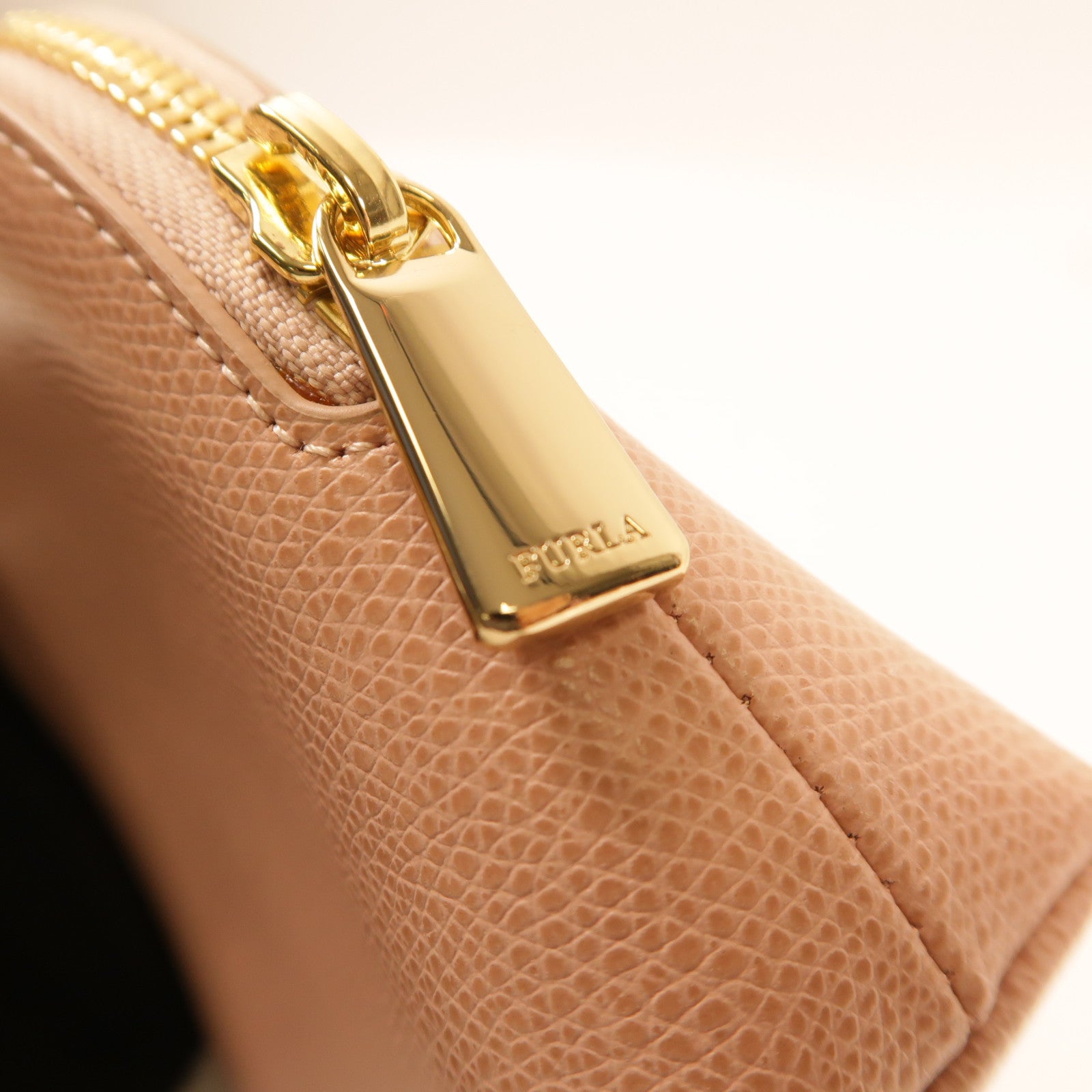 Furla 牛皮皮革Pouch手拿包
