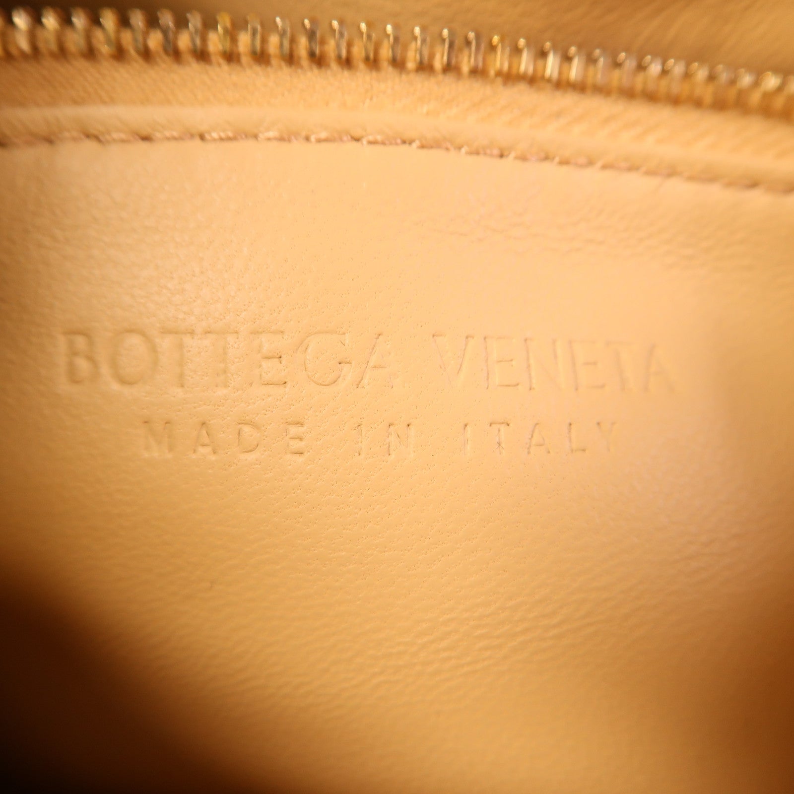 BOTTEGA VENETA 羊皮皮革Cassette Bag金扣肩背袋