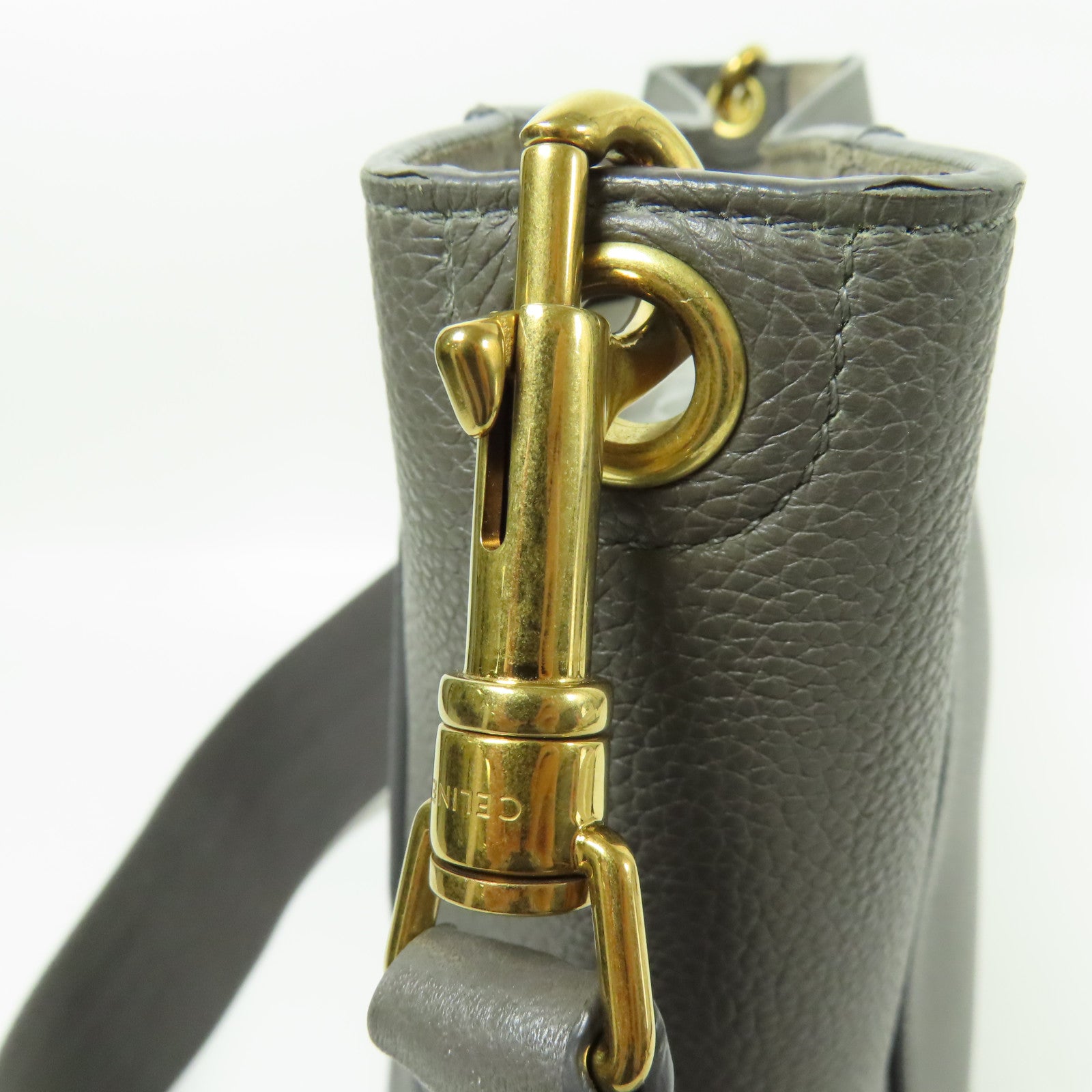 CELINE 牛皮皮革Sangle Bucket金扣肩背袋
